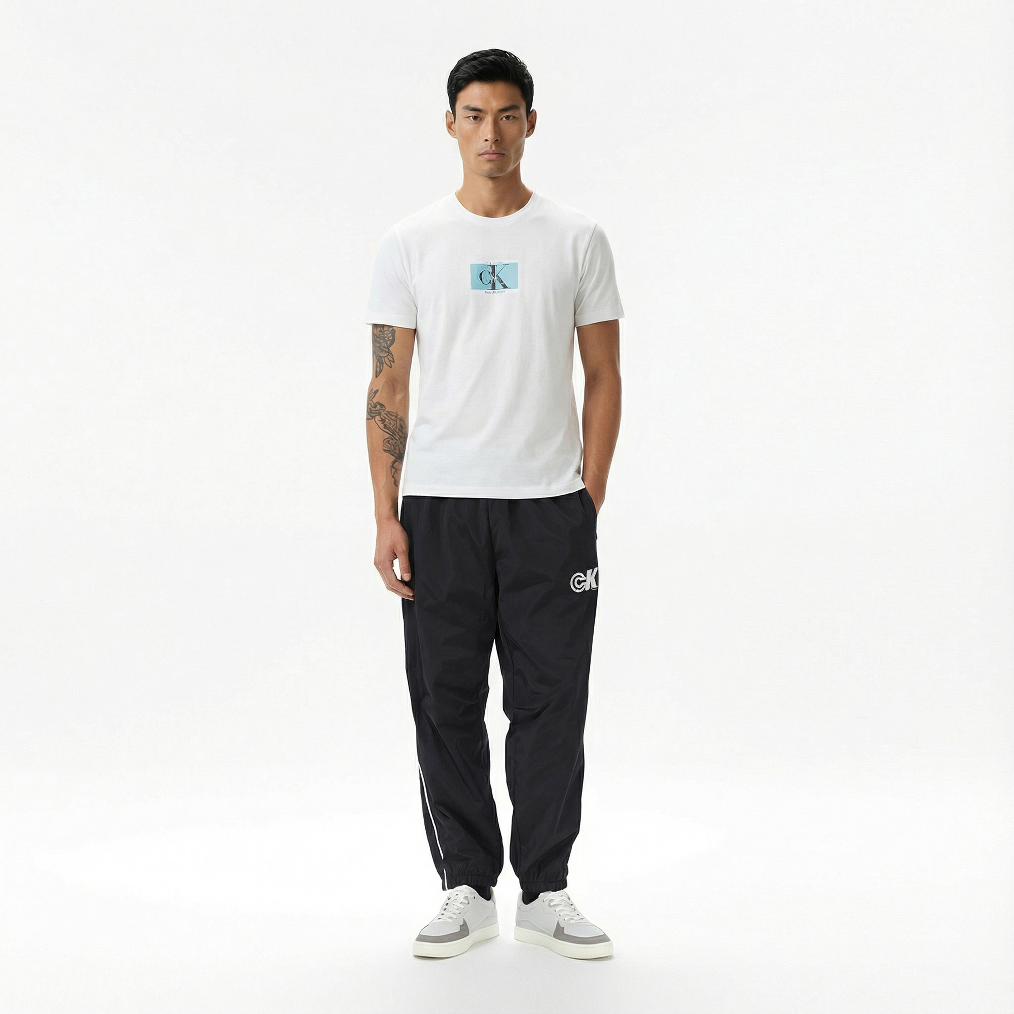 Calvin Klein Box Tape Graphic Erkek Beyaz T-Shirt