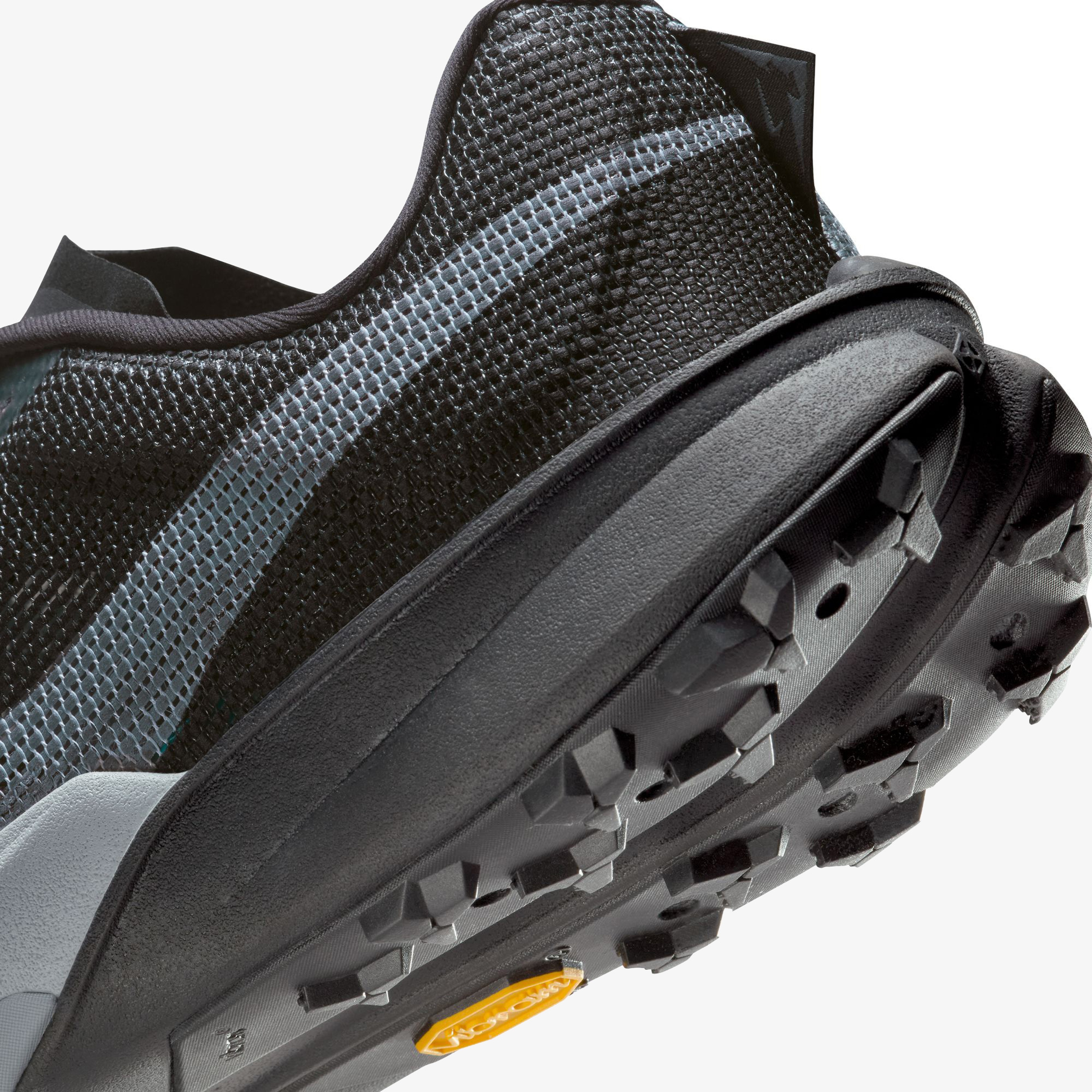 Nike Kiger 10 Erkek Siyah Koşu Ayakkabısı