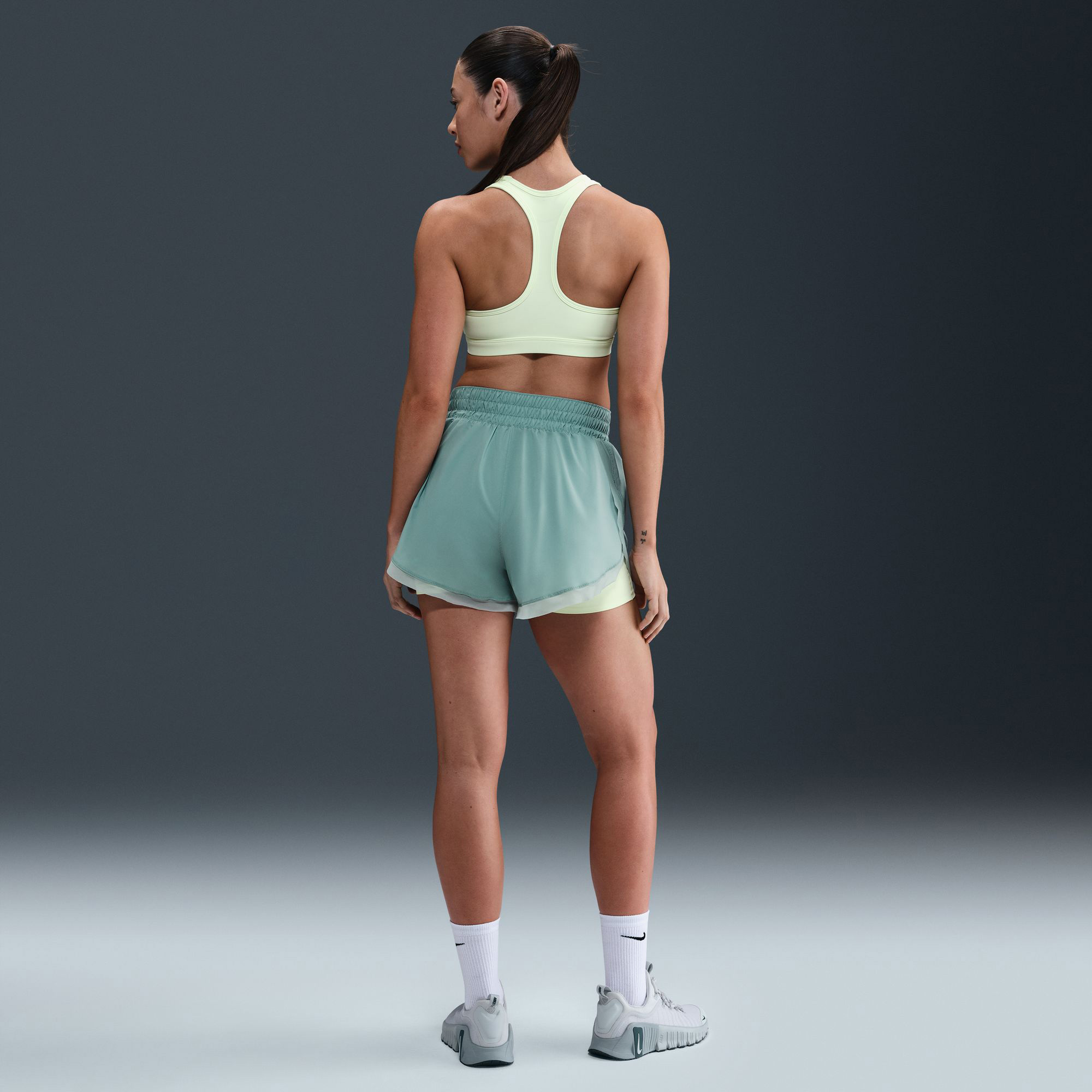 Nike One Df Hr 3in Br Cp Kadın Yeşil Şort