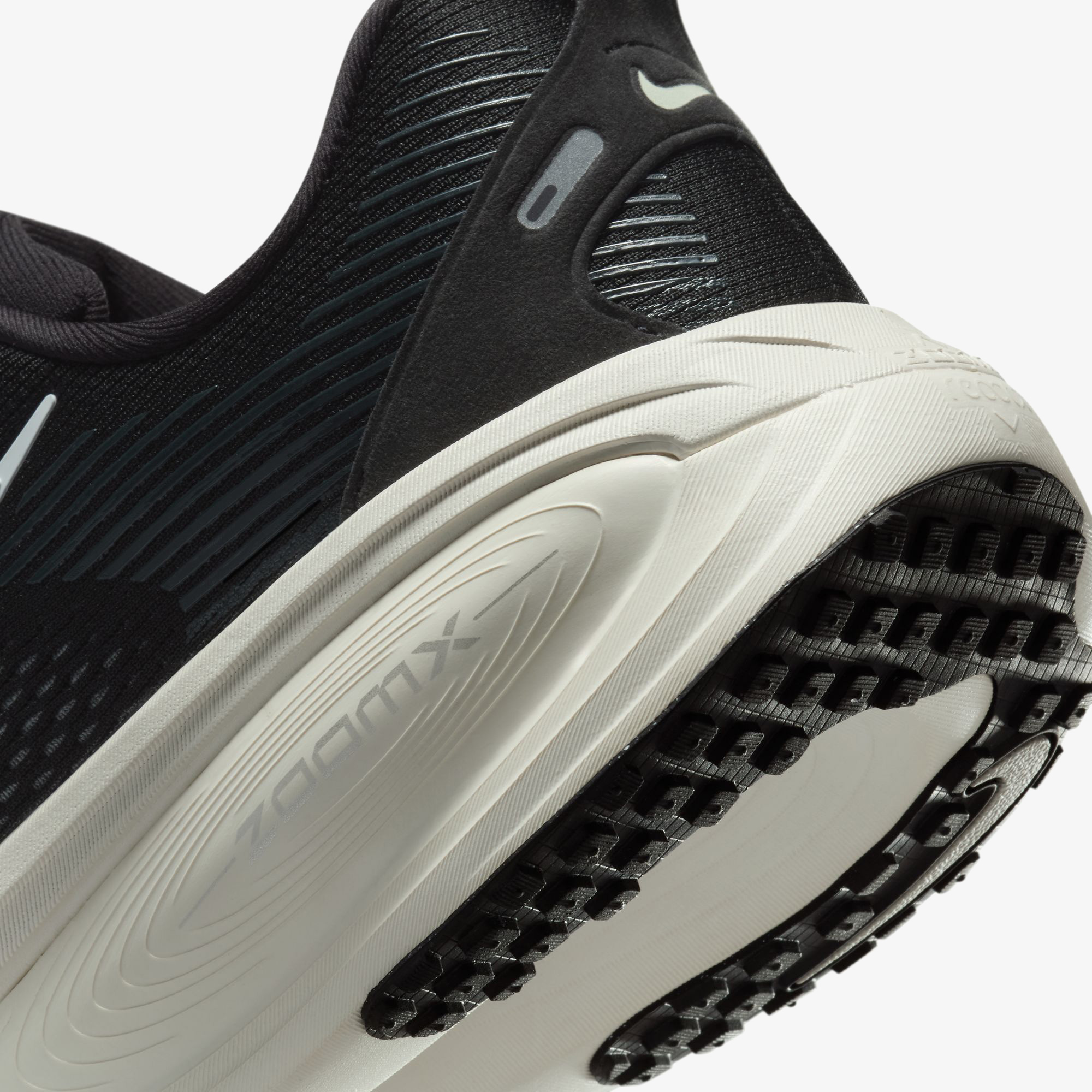 Nike Vomero 18 Erkek Siyah Koşu Ayakkabısı