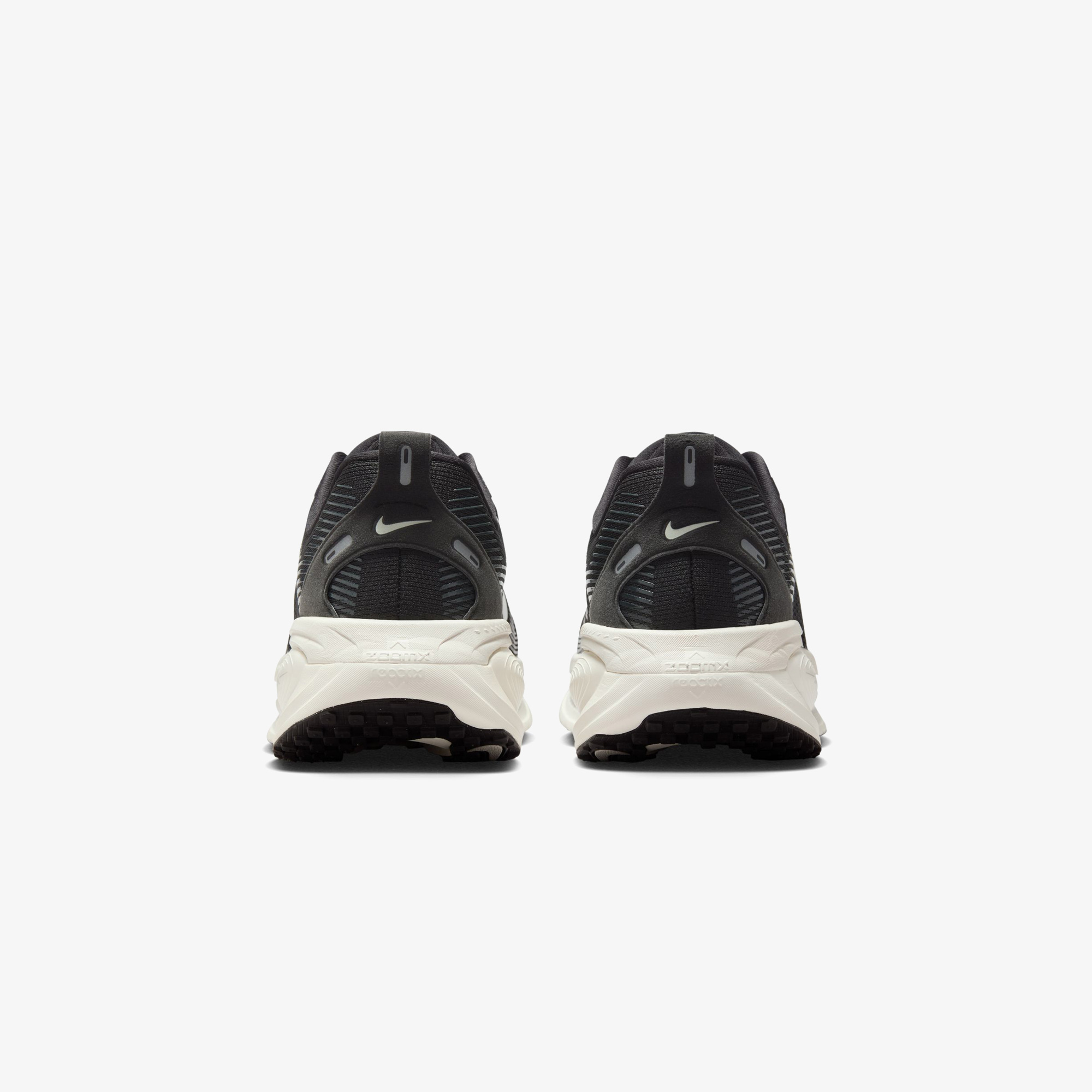 Nike Vomero 18 Erkek Siyah Koşu Ayakkabısı