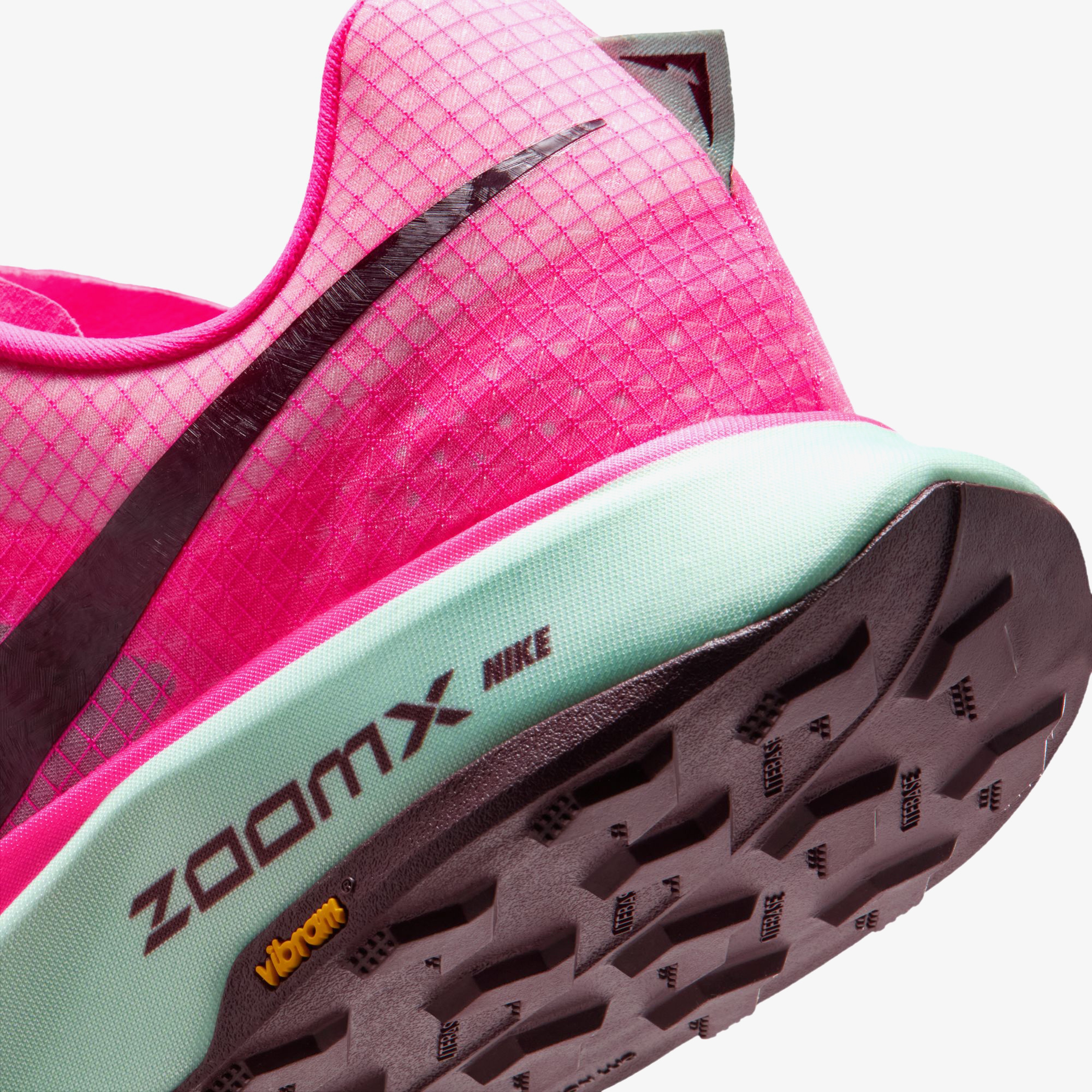 Nike Zoomx Ultrafly Trail Erkek Pembe Koşu Ayakkabısı