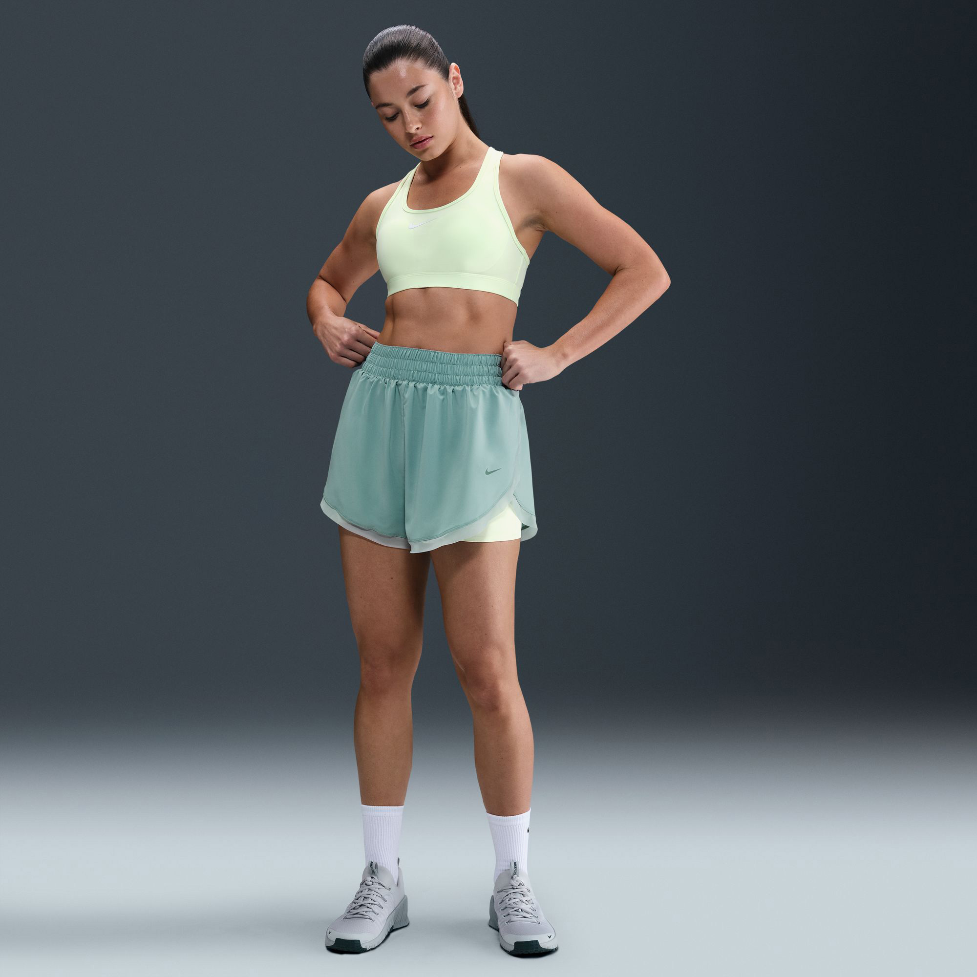 Nike One Df Hr 3in Br Cp Kadın Yeşil Şort