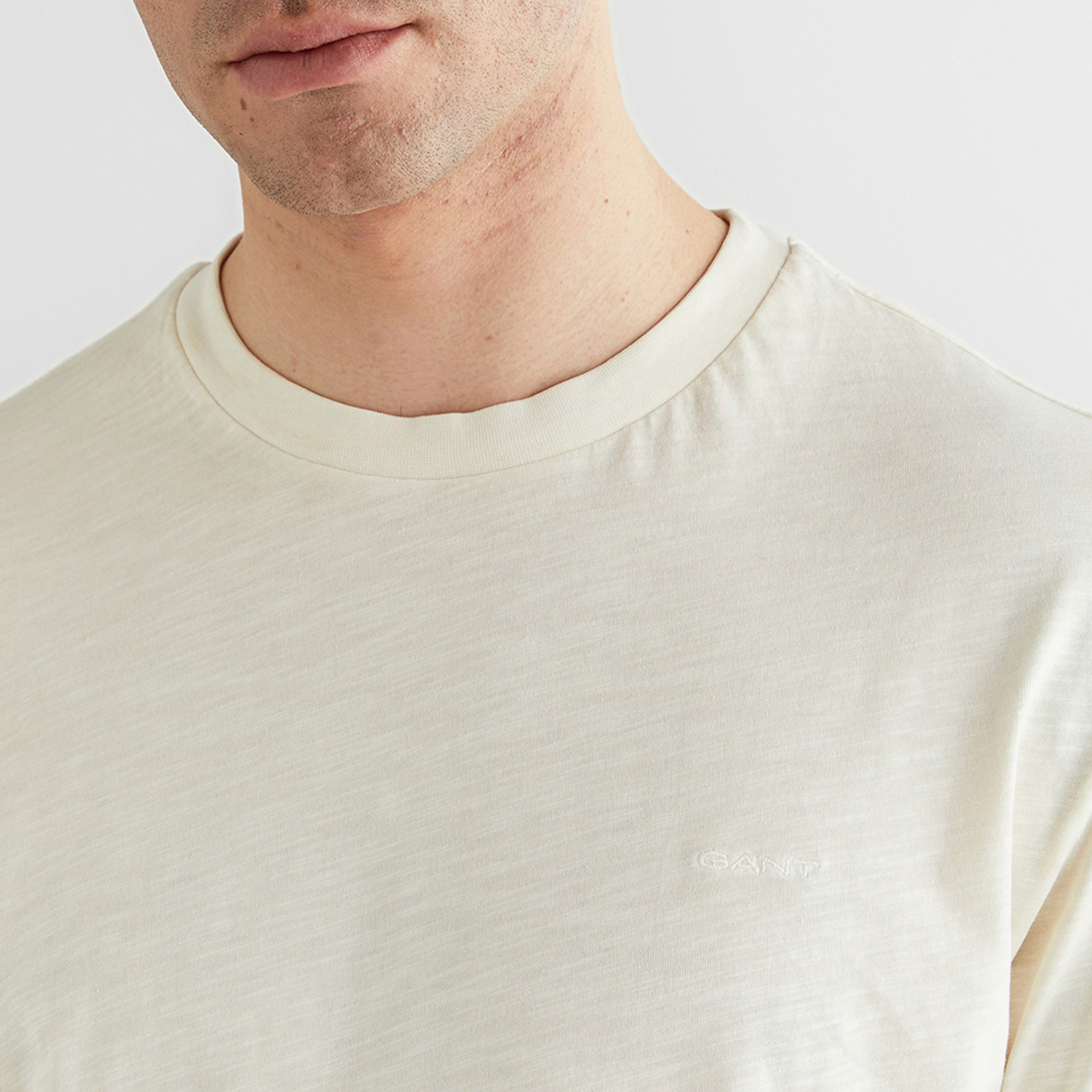 GANT Erkek Bej Kısa Kollu T-Shirt