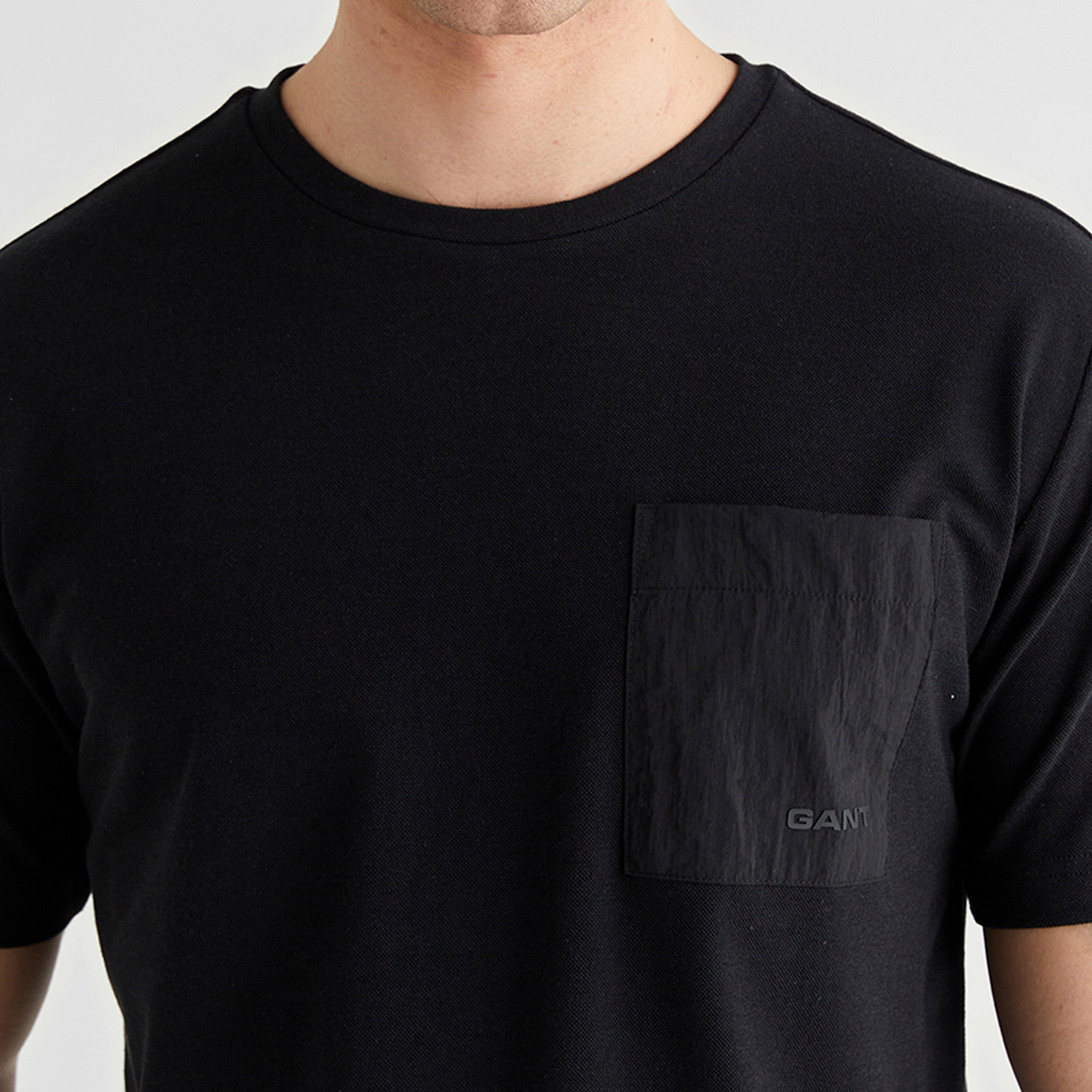 GANT Erkek Siyah Kısa Kollu T-Shirt