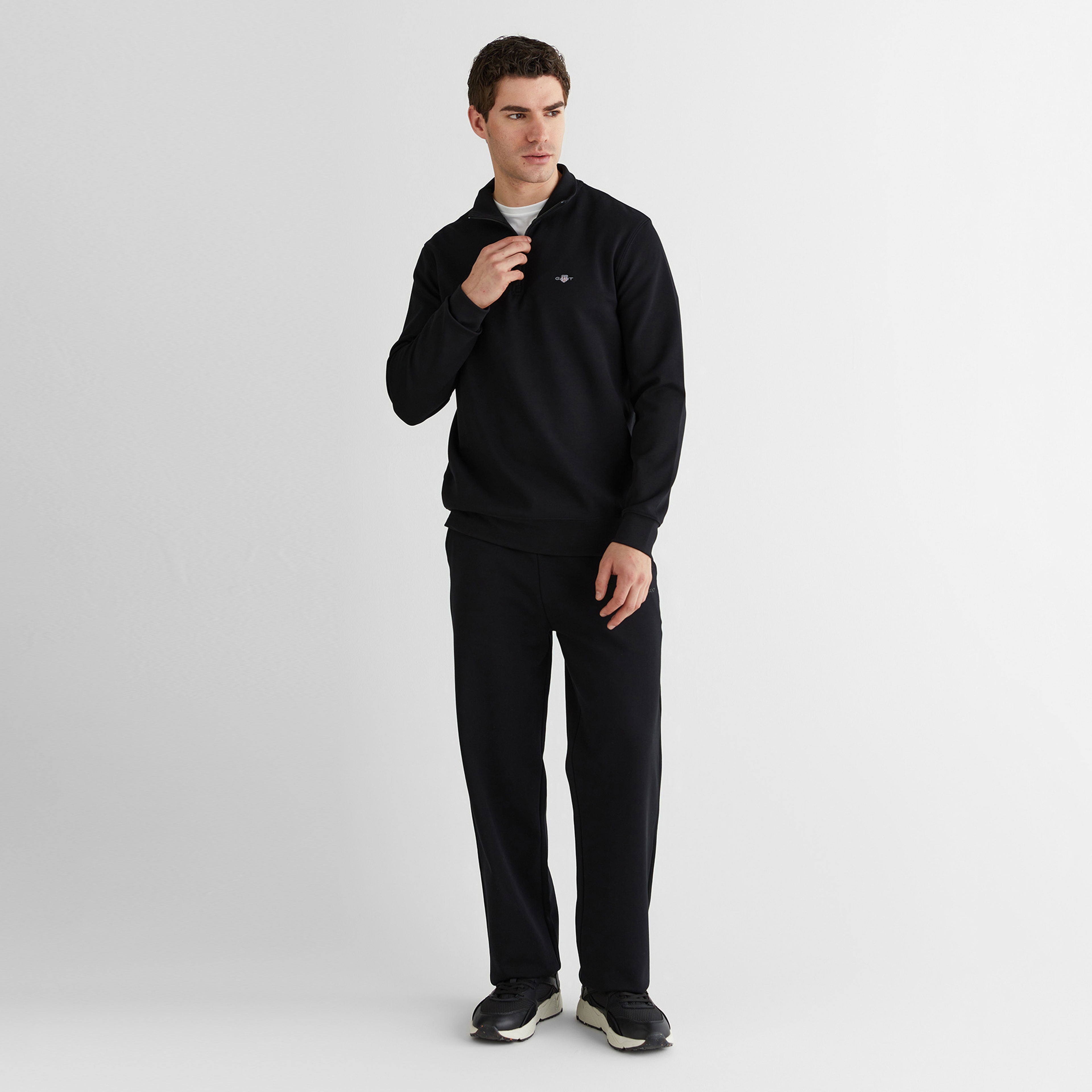 GANT Erkek Siyah Relaxed Fit Yarım Fermuarlı Logolu Sweatshirt