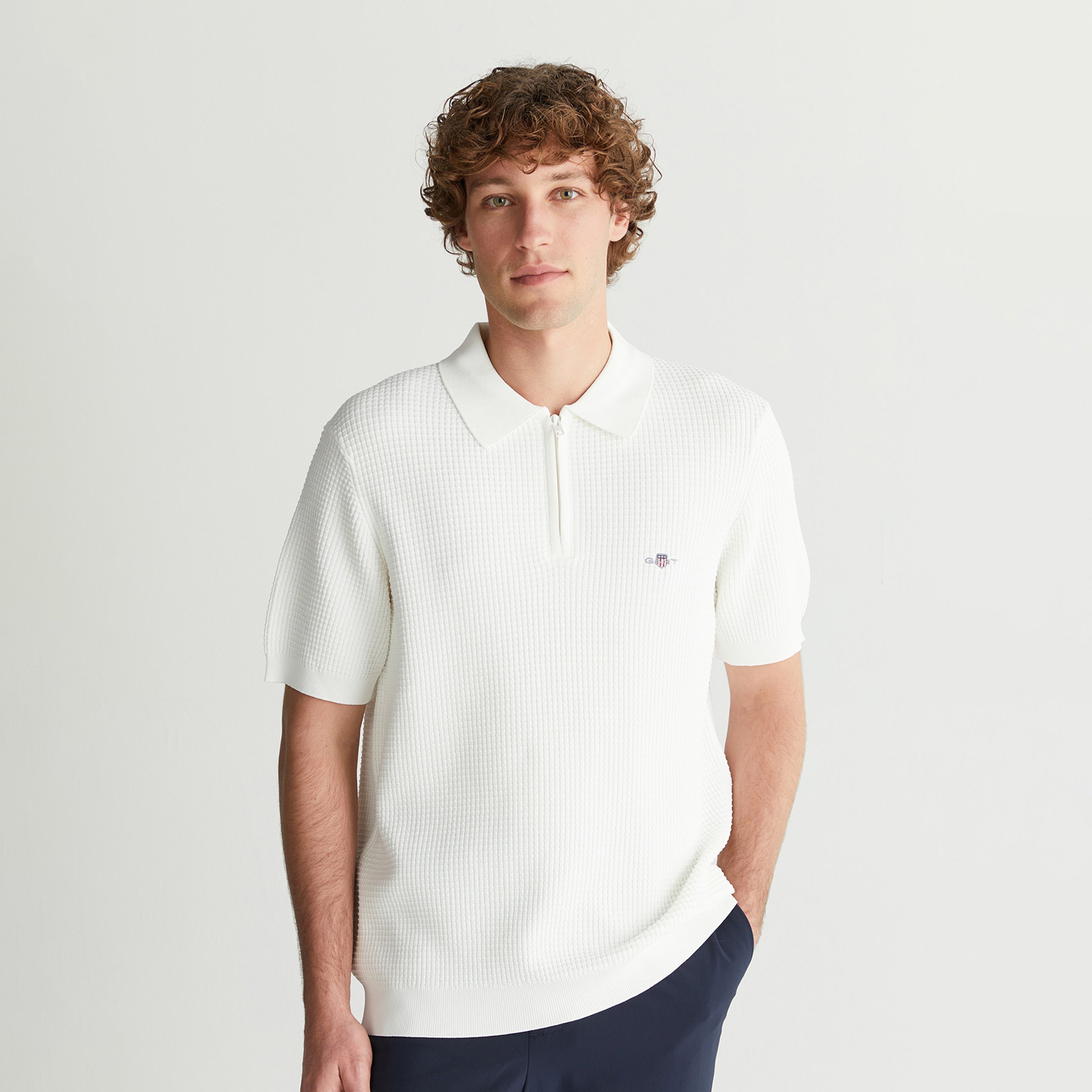 GANT Erkek Beyaz Regular Fit Yarım Fermuarlı Kısa Kollu Triko