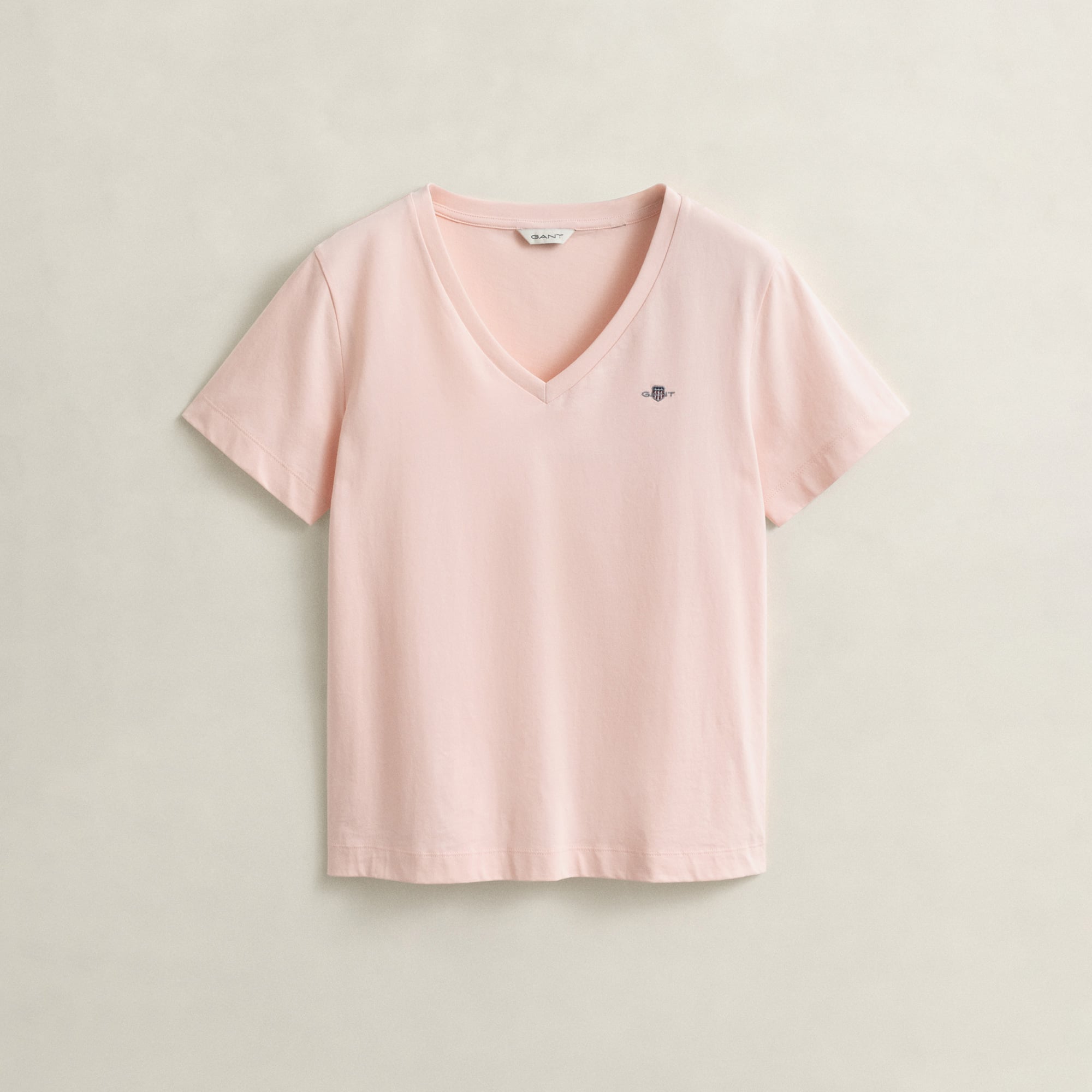 GANT Kadın Pembe V Yaka Regular Fit Logolu T-Shirt