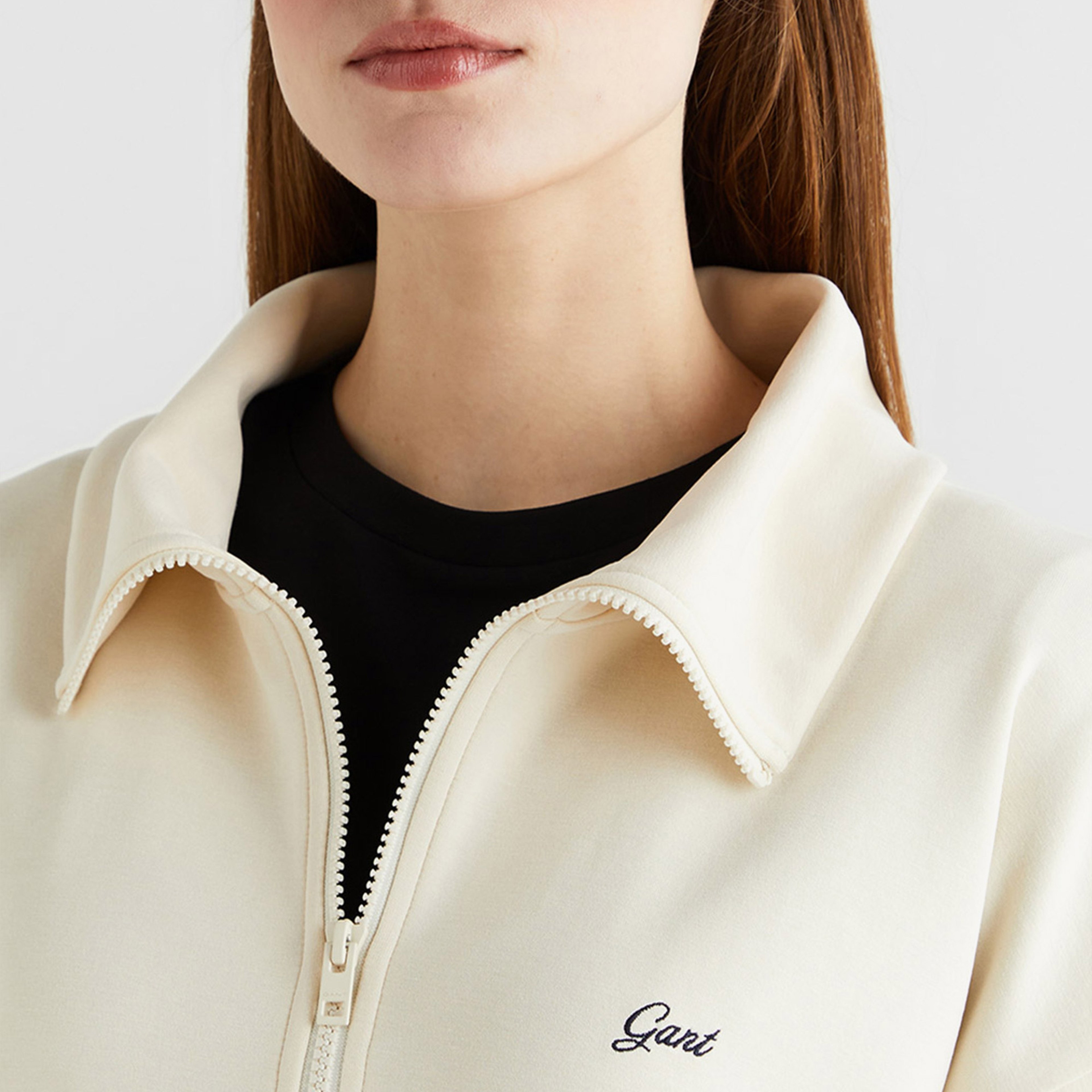 GANT Kadın Krem Relaxed Fit Yarım Fermuarlı Kısa Kollu Sweatshirt