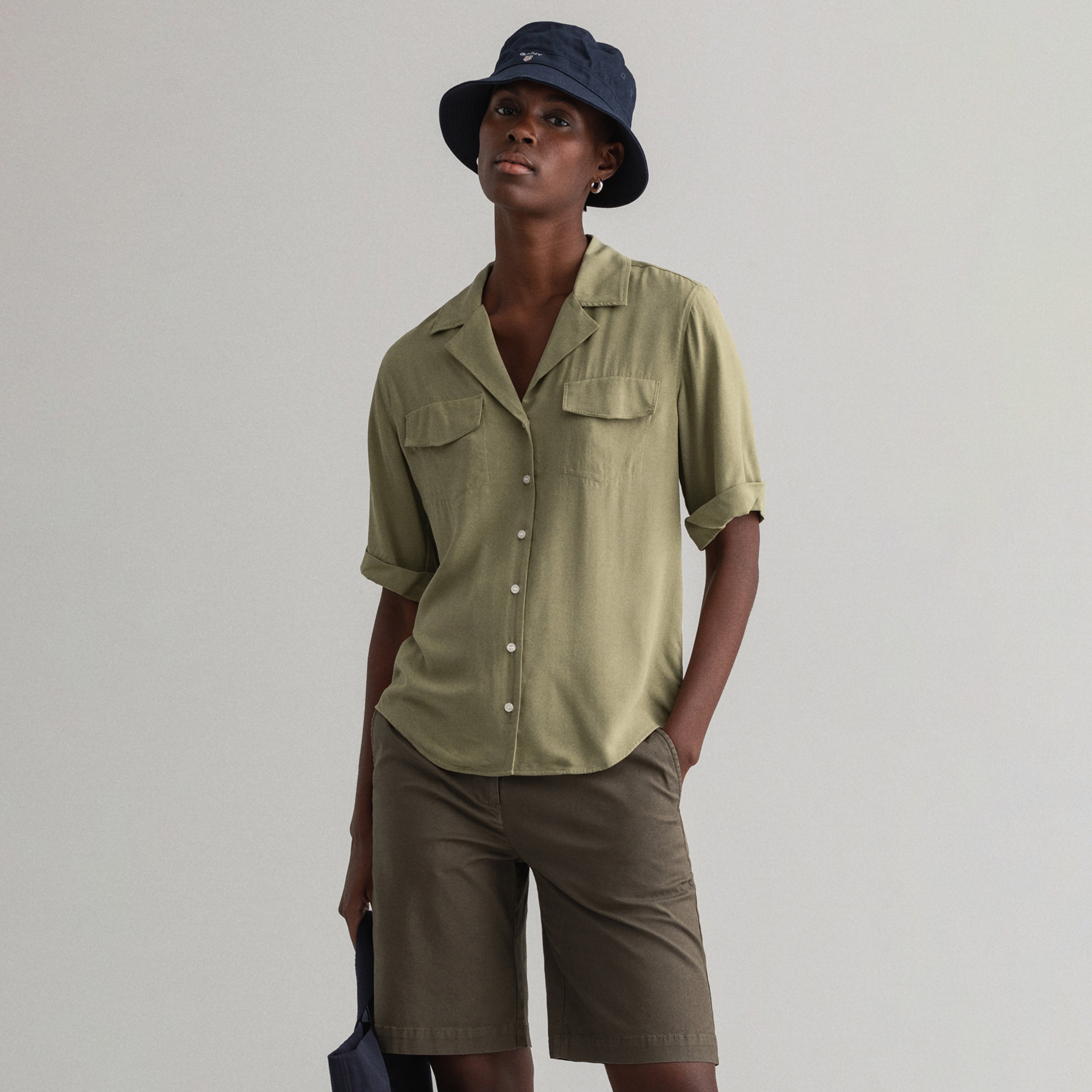 GANT Kadın Yeşil Relaxed Fit Klasik Yaka Lightweight Safari Gömlek