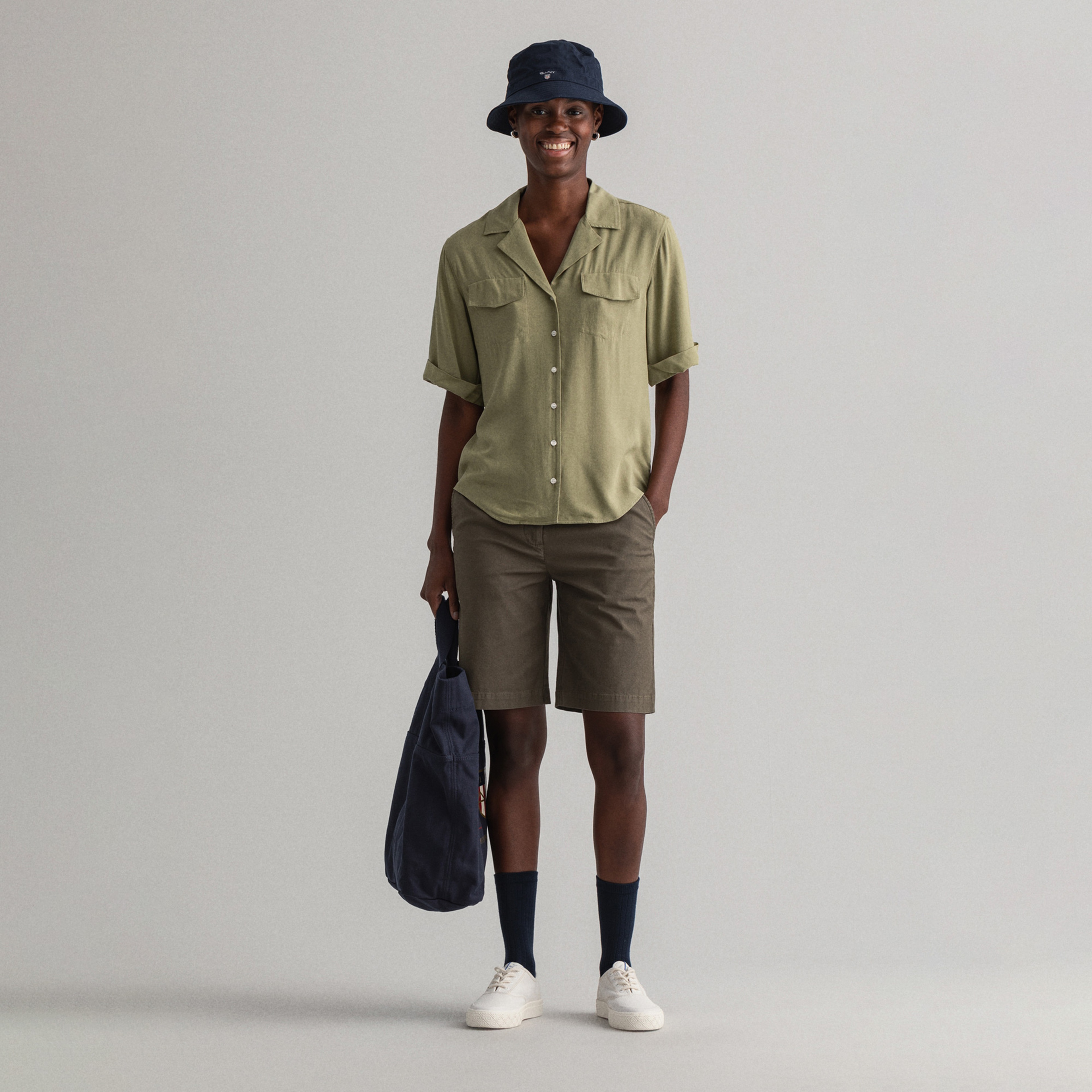 GANT Kadın Yeşil Relaxed Fit Klasik Yaka Lightweight Safari Gömlek