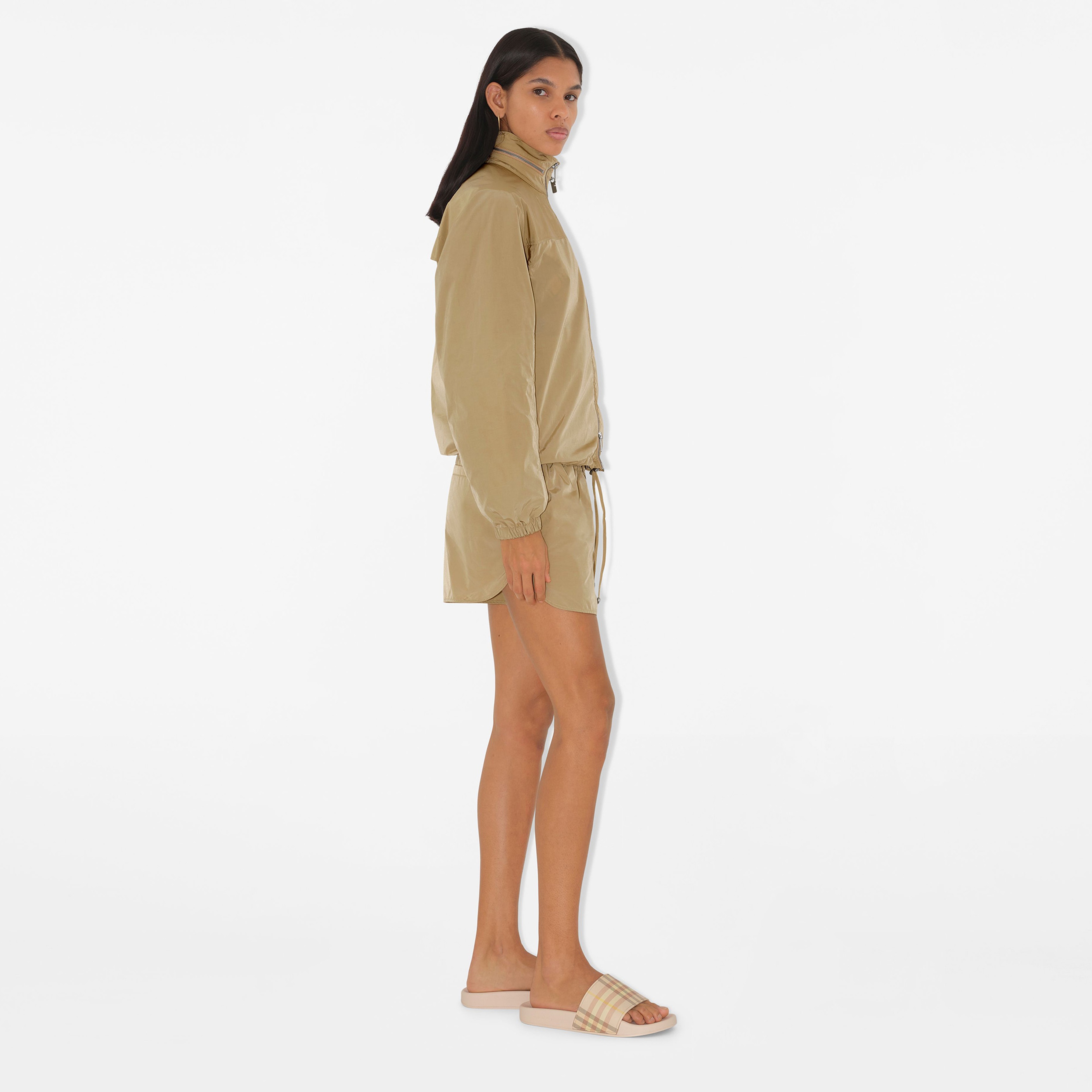 Burberry Kadın Bej Ayakkabı