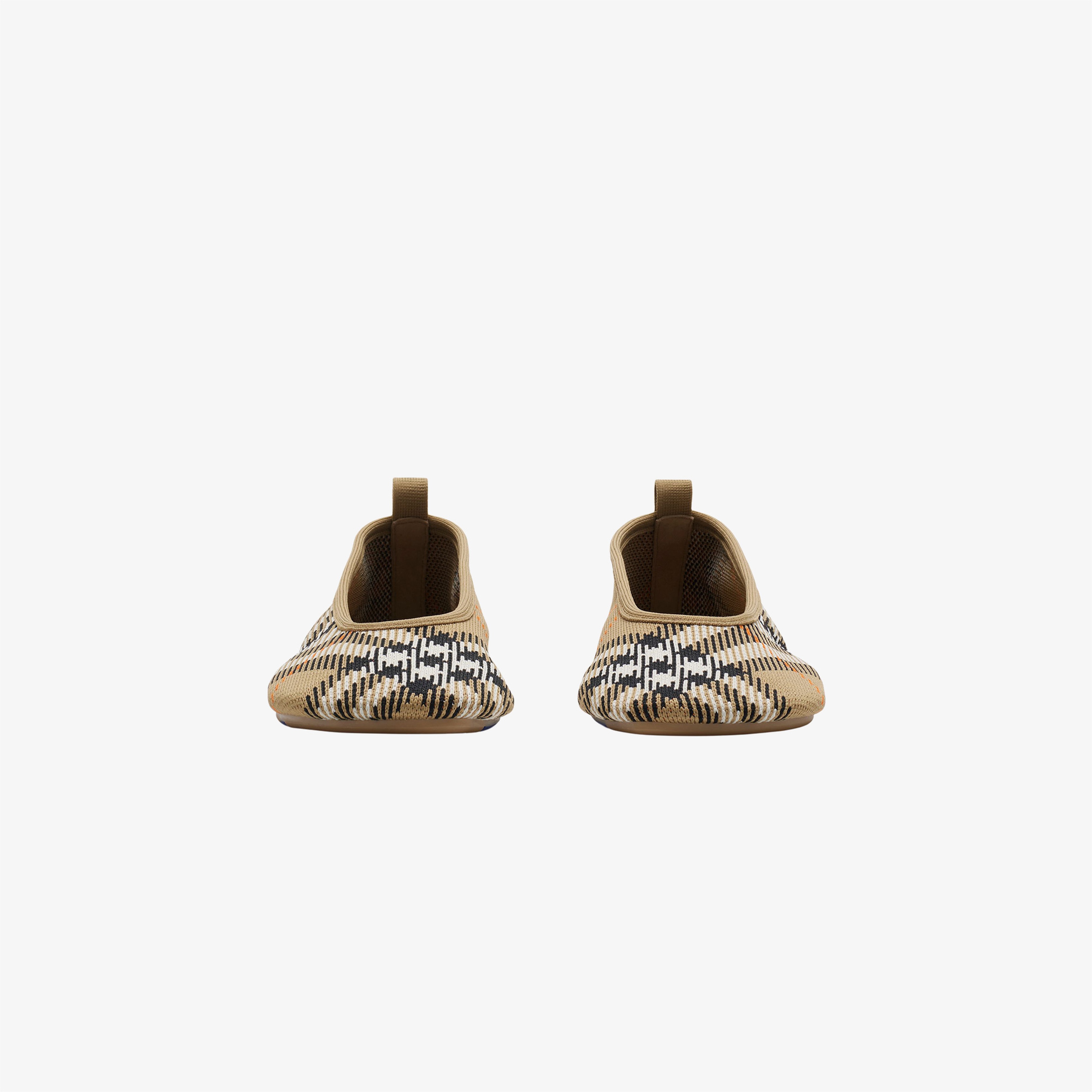 Burberry Kadın Bej Ayakkabı