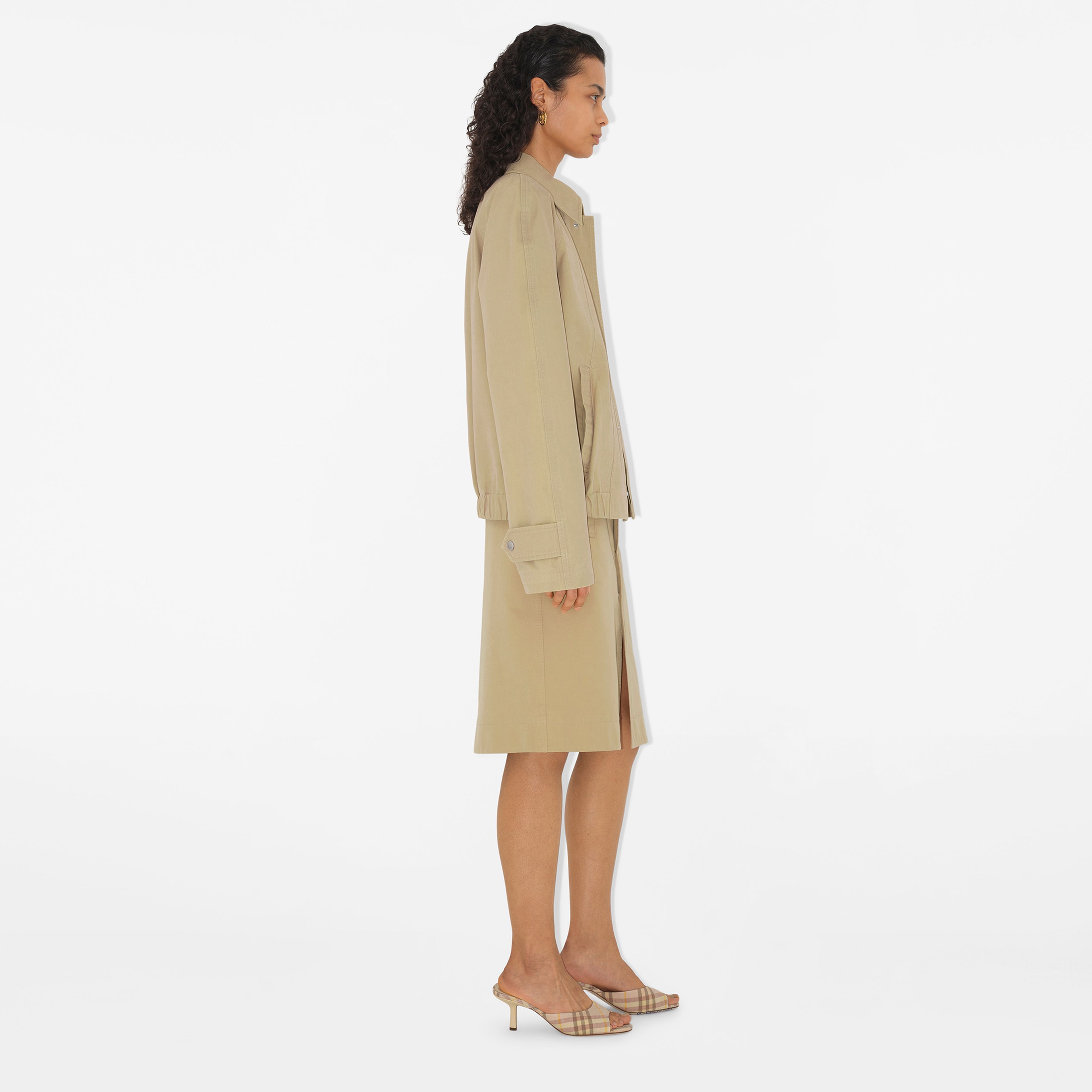 Burberry Kadın Bej Mont