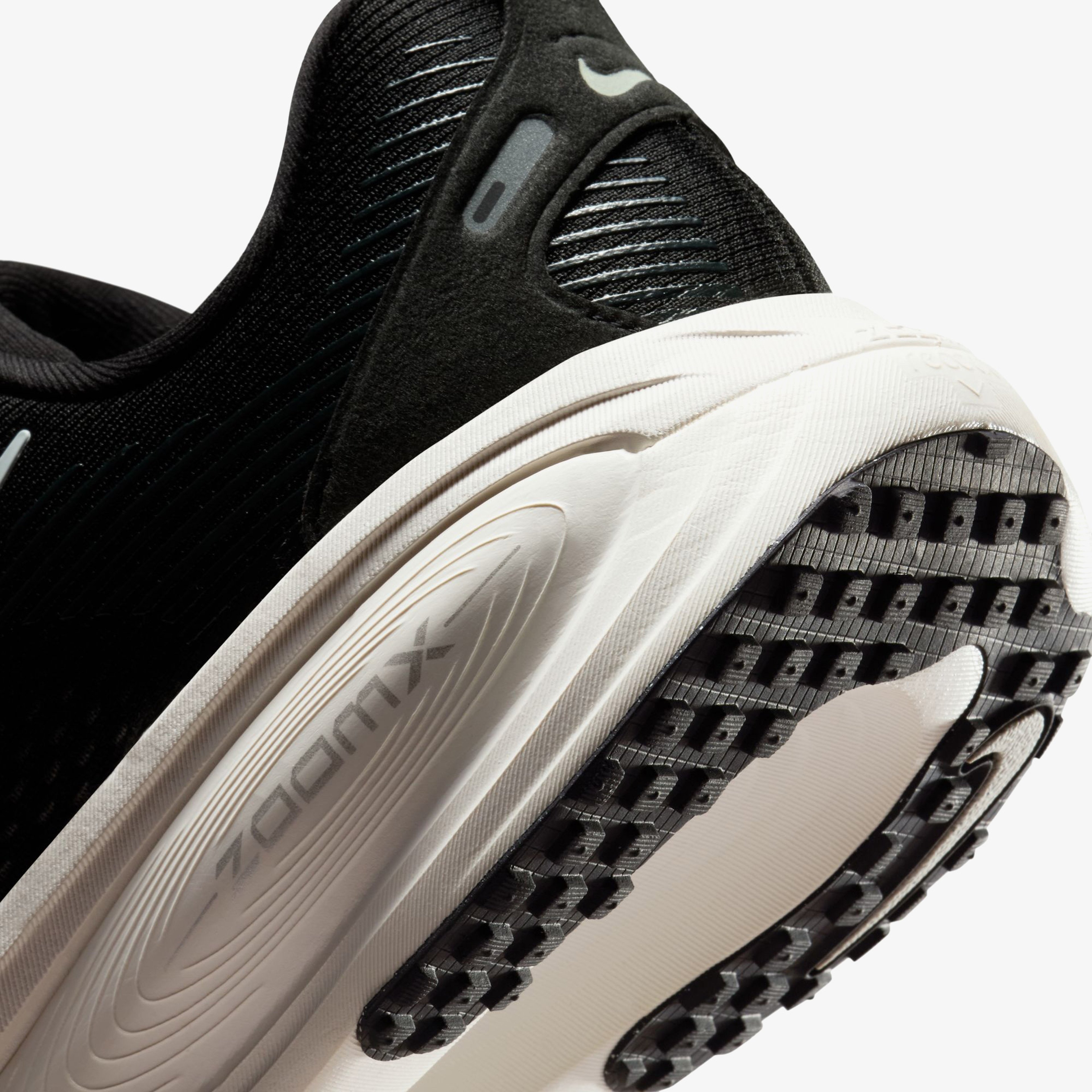 Nike Vomero 18 Kadın Siyah Koşu Ayakkabısı