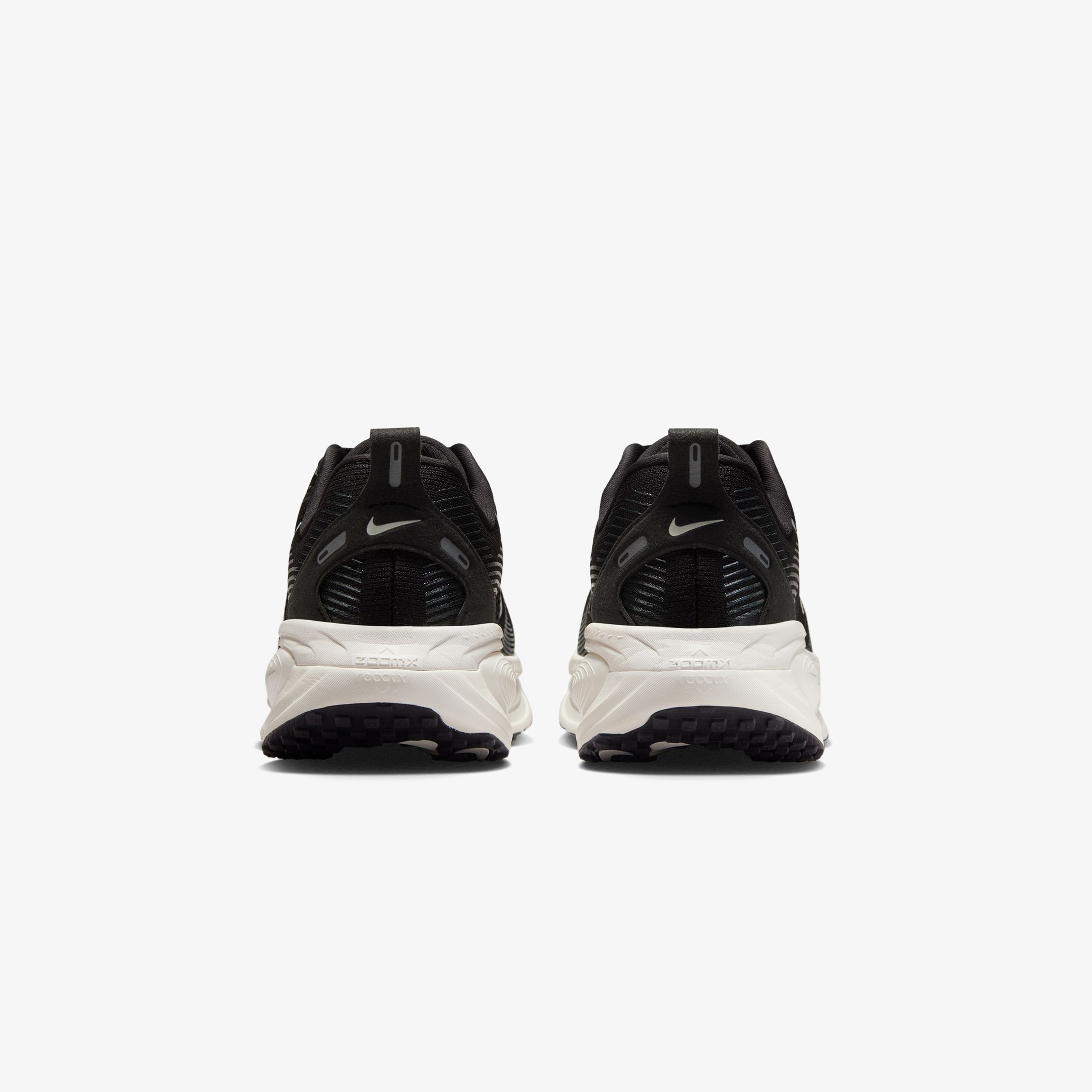 Nike Vomero 18 Kadın Siyah Koşu Ayakkabısı
