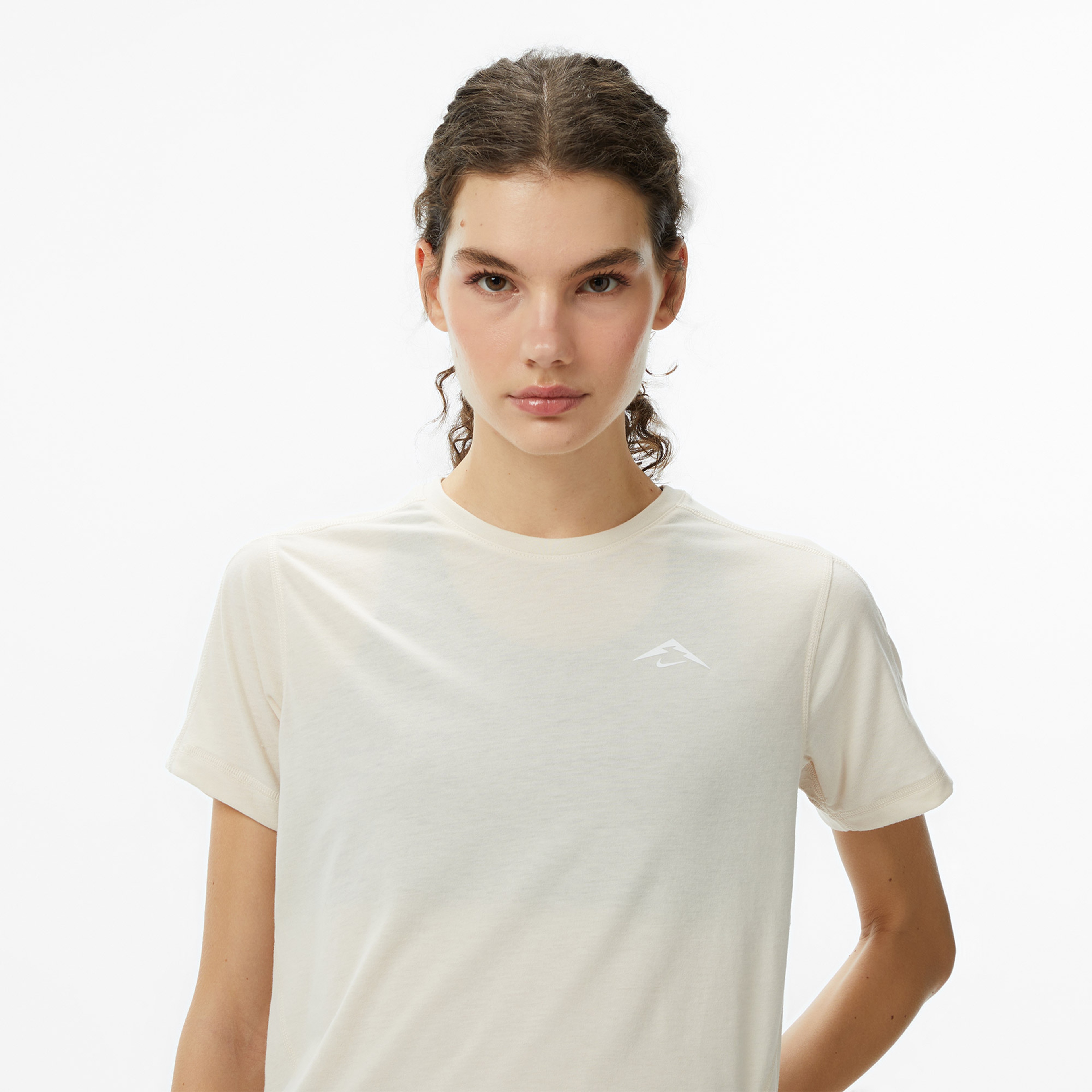 Nike Trail Dri-FIT Kadın Krem Koşu T-Shirt
