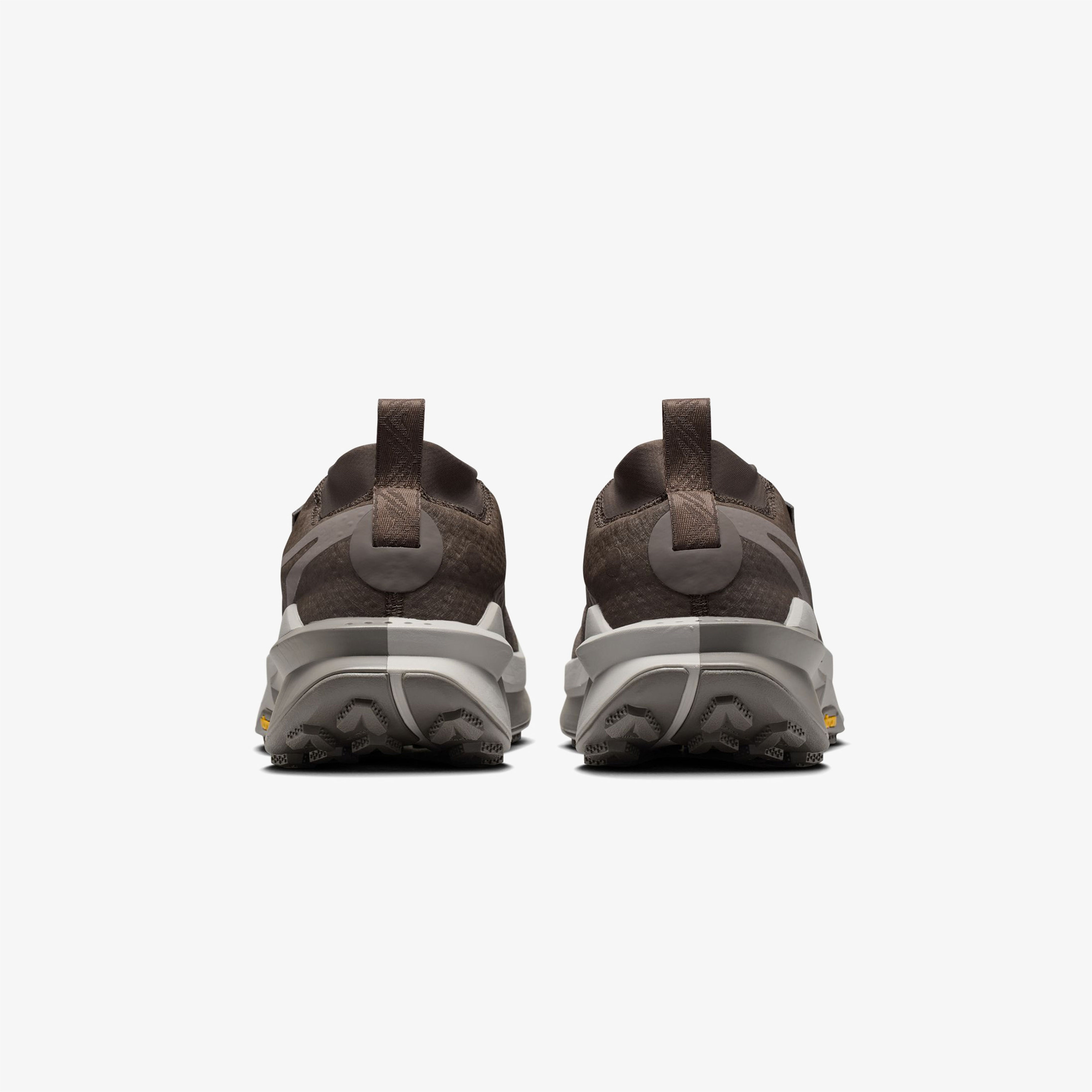 Nike Zegama 2 Erkek Gri Koşu Ayakkabısı