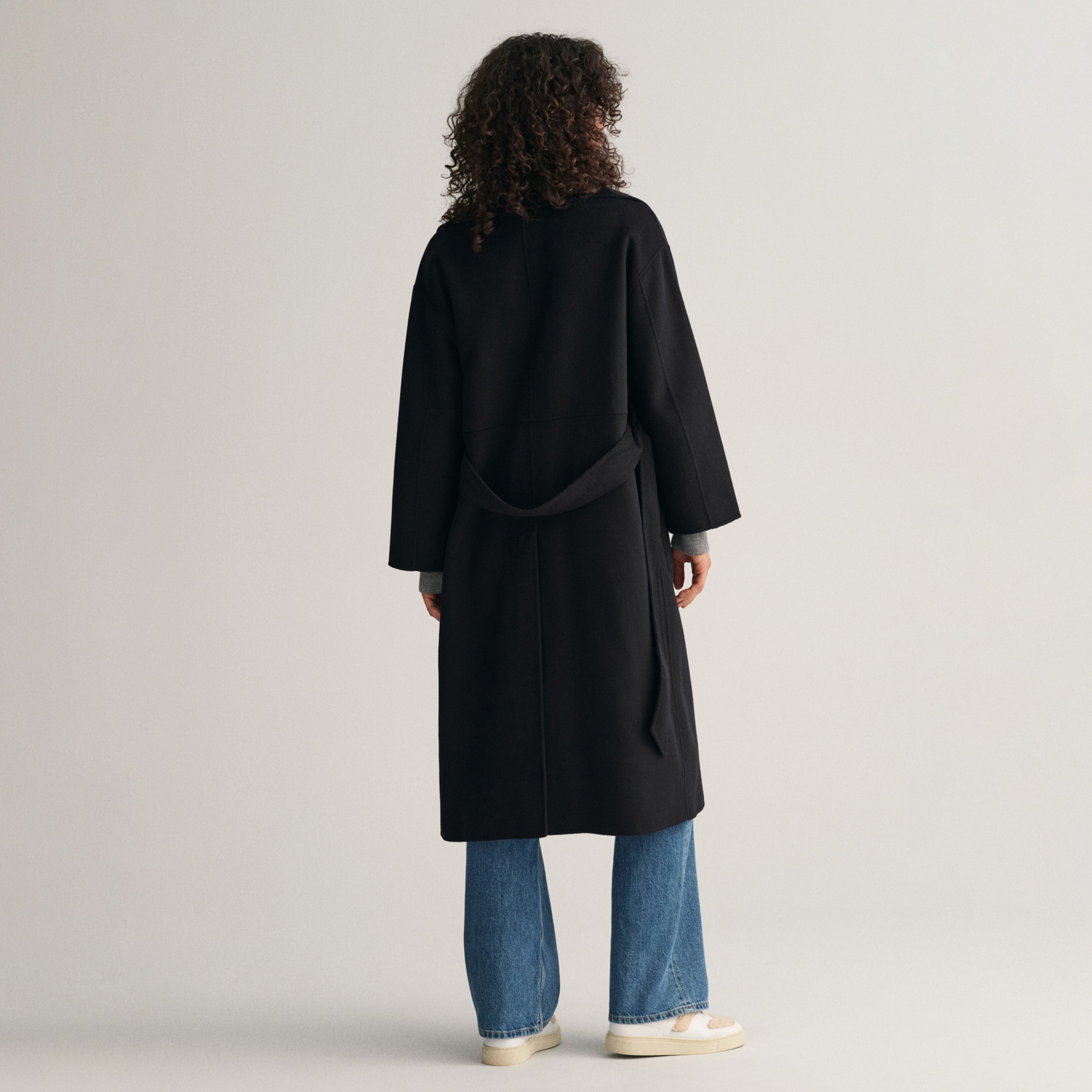 GANT Kadın Siyah Oversize Fit Klasik Yaka Kaban