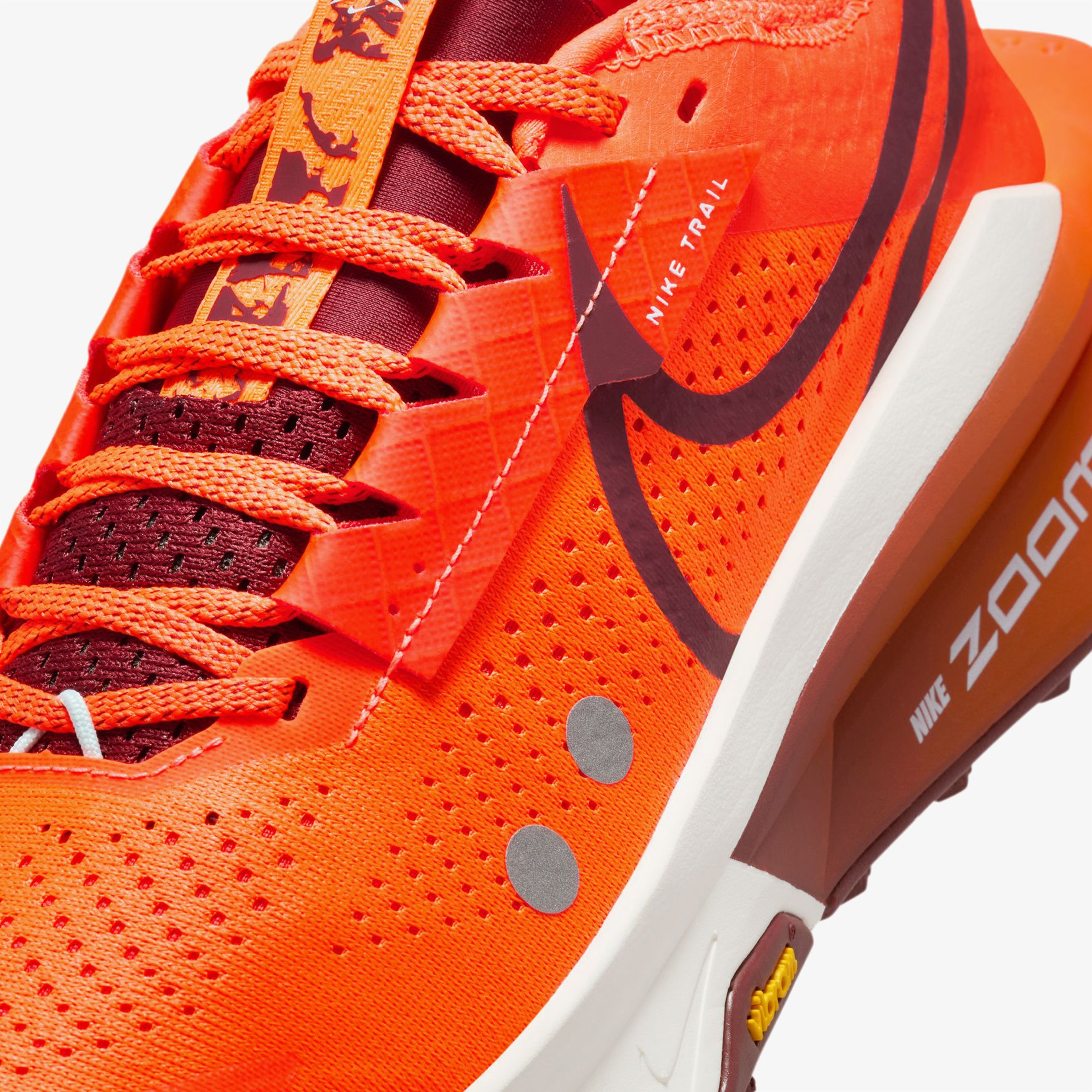 Nike Zoomx Zegama Trail 2 Kadın Turuncu Koşu Ayakkabısı