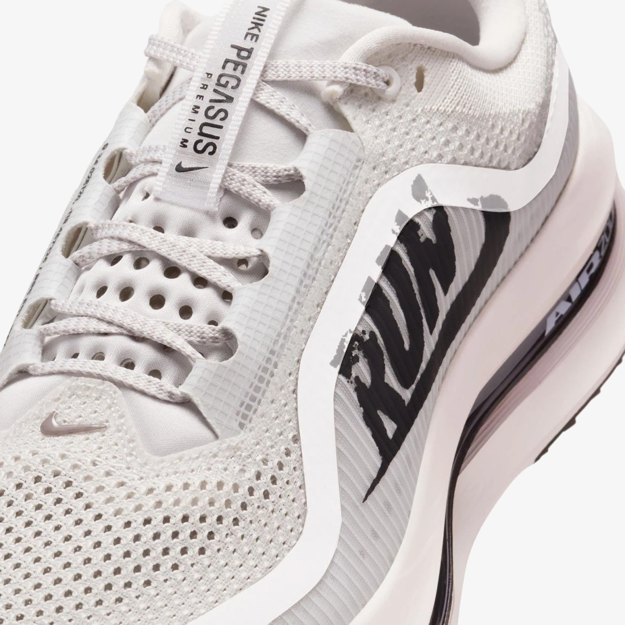 Nike Pegasus Premium Run Erkek Beyaz Koşu Ayakkabısı