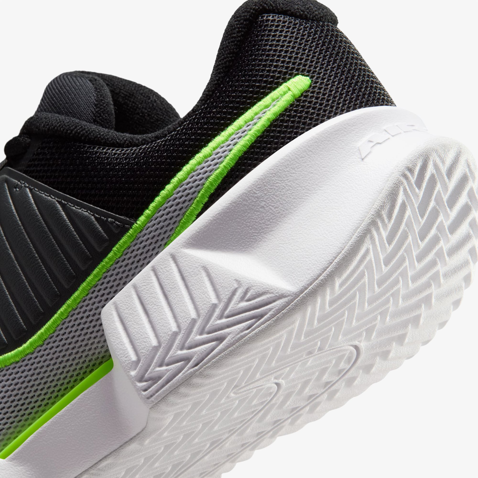 Nike GP Challenge Pro Kadın Siyah Tenis Ayakkabısı