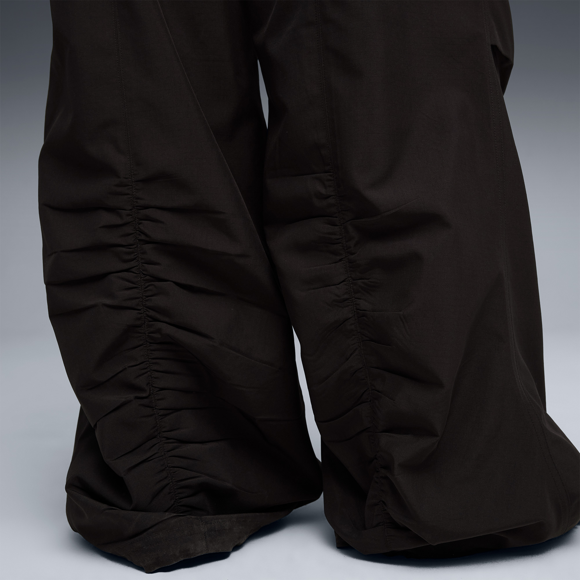 Puma Wardrobe Essentials Parachute Kadın Siyah Pantolon