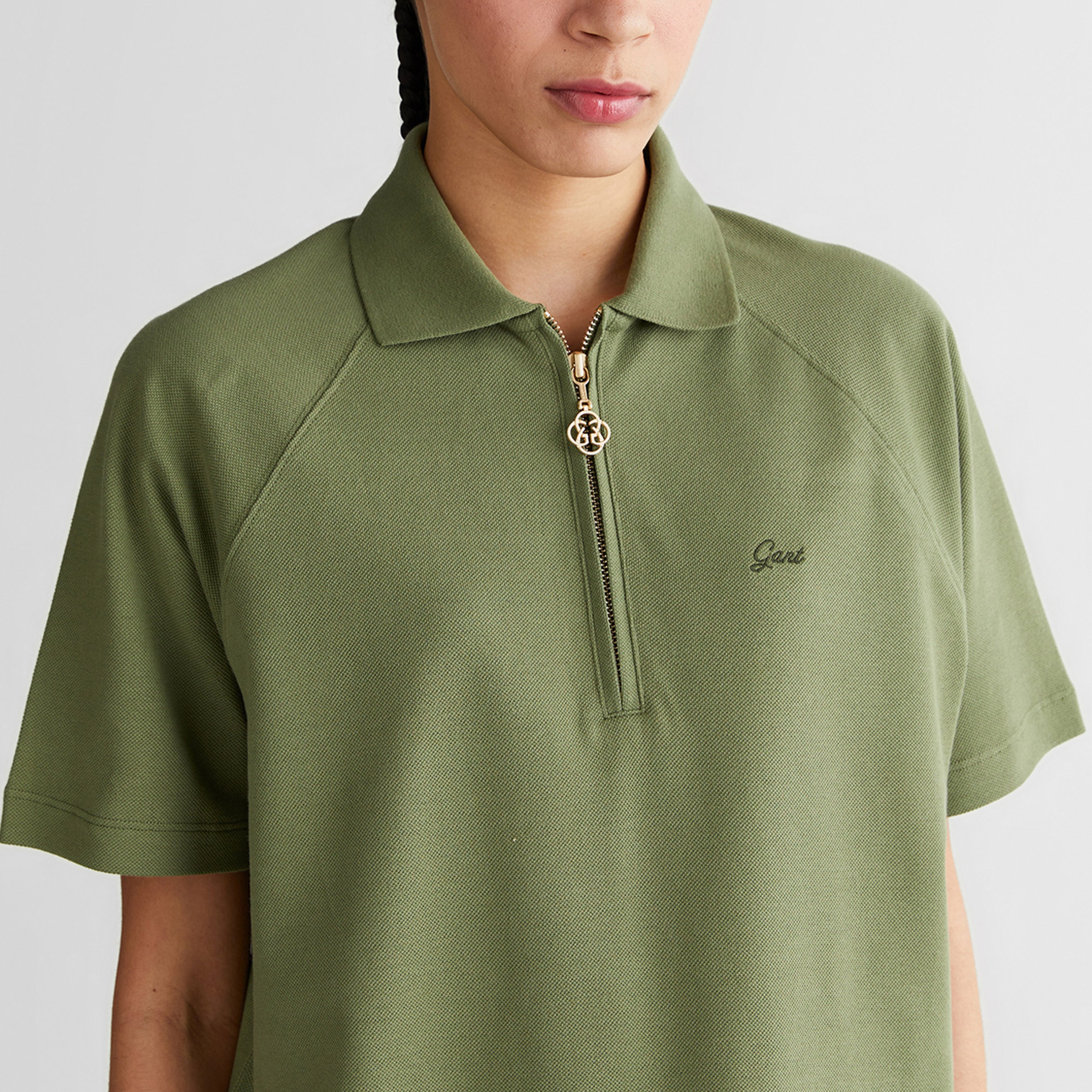 GANT Kadın Yeşil Regular Fit Yarım Fermuarlı Polo Yaka T-Shirt
