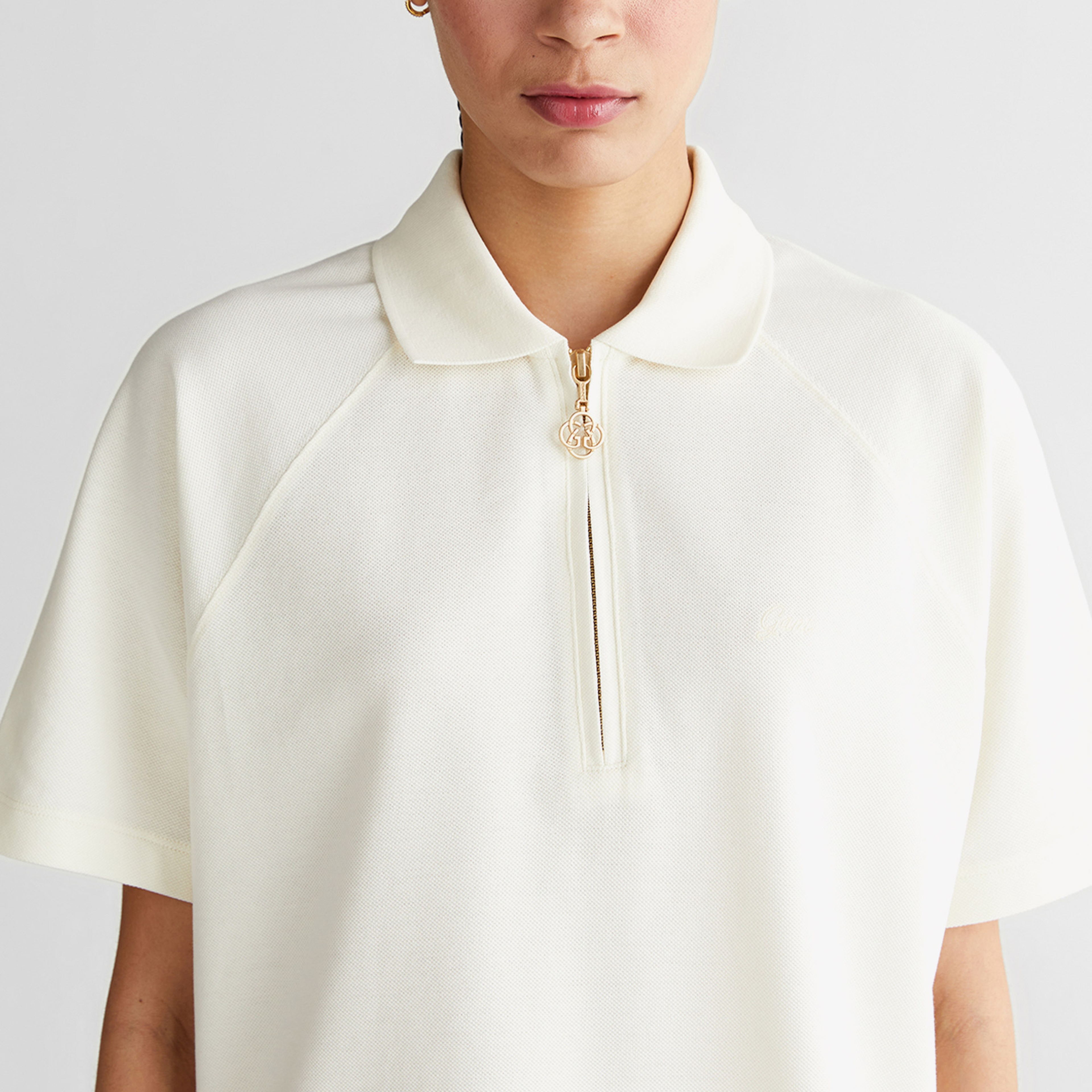GANT Kadın Krem Regular Fit Yarım Fermuarlı Polo Yaka T-Shirt