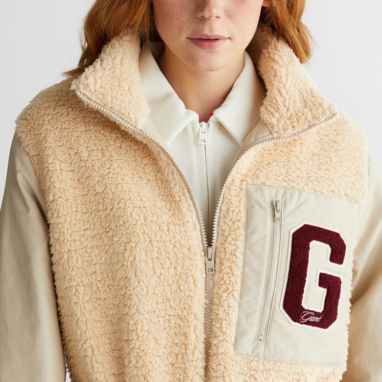Logo-patched quilted jacket