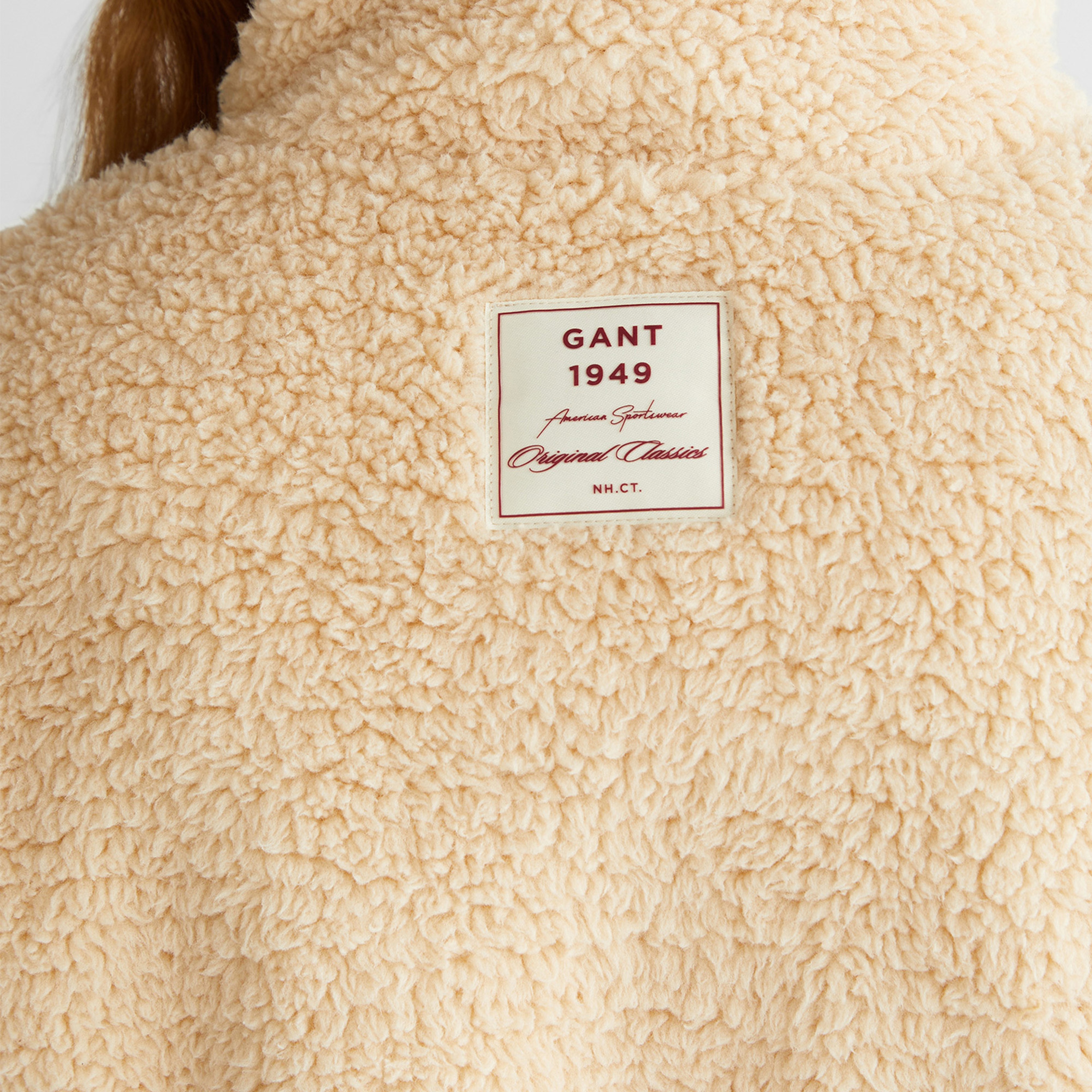 Logo-patched quilted jacket