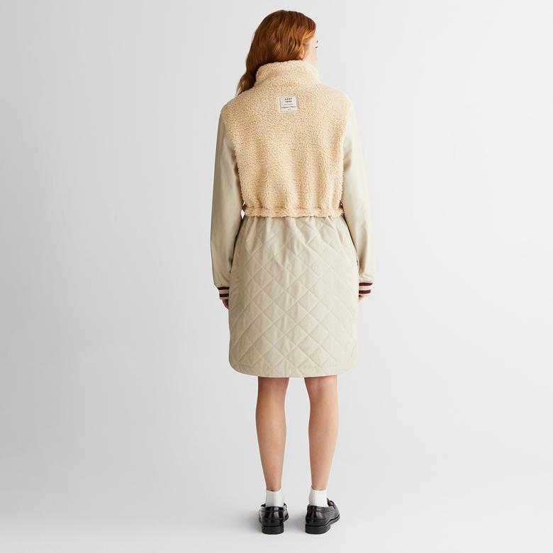 Logo-patched quilted jacket