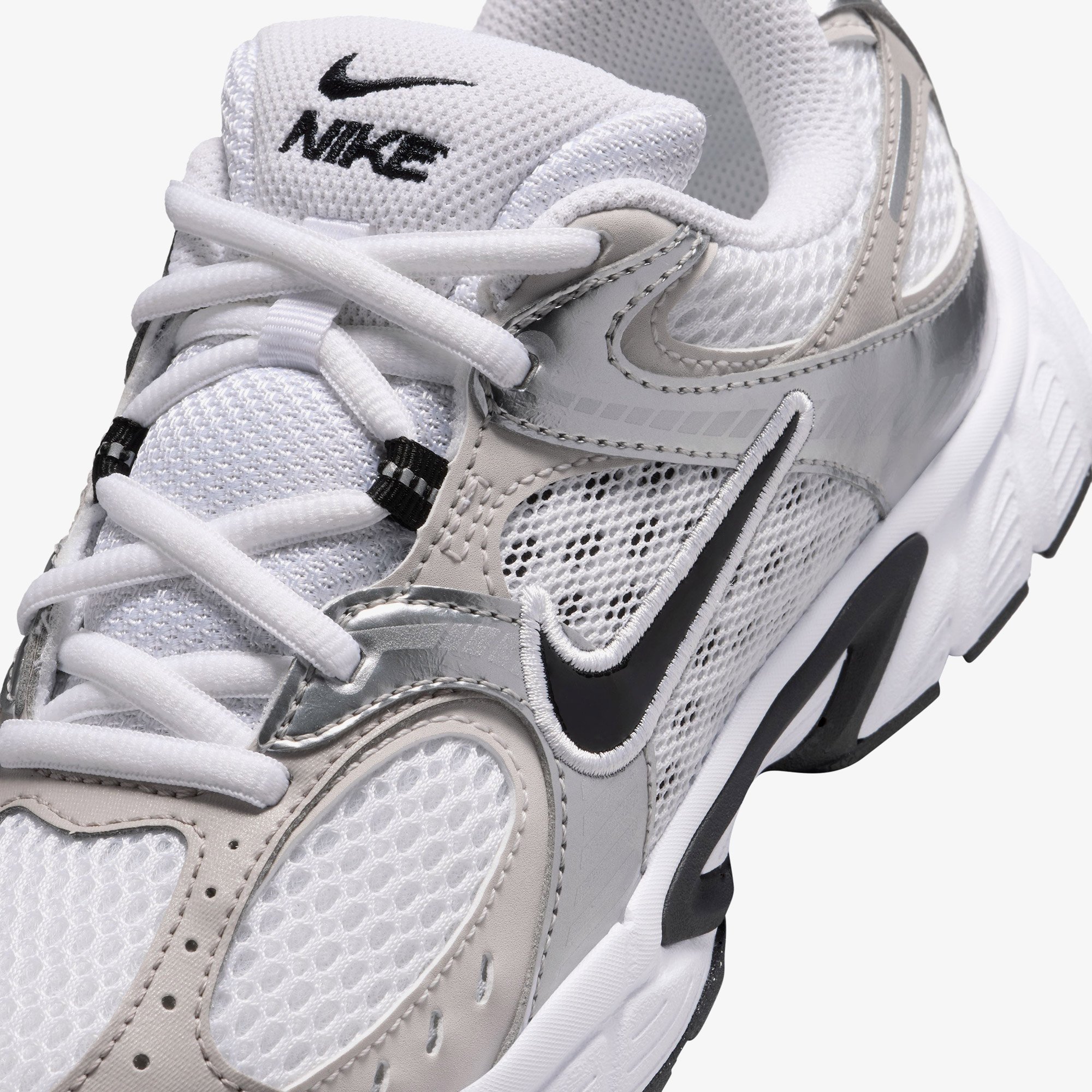 Nike V5 RNR Beyaz Spor Ayakkabı
