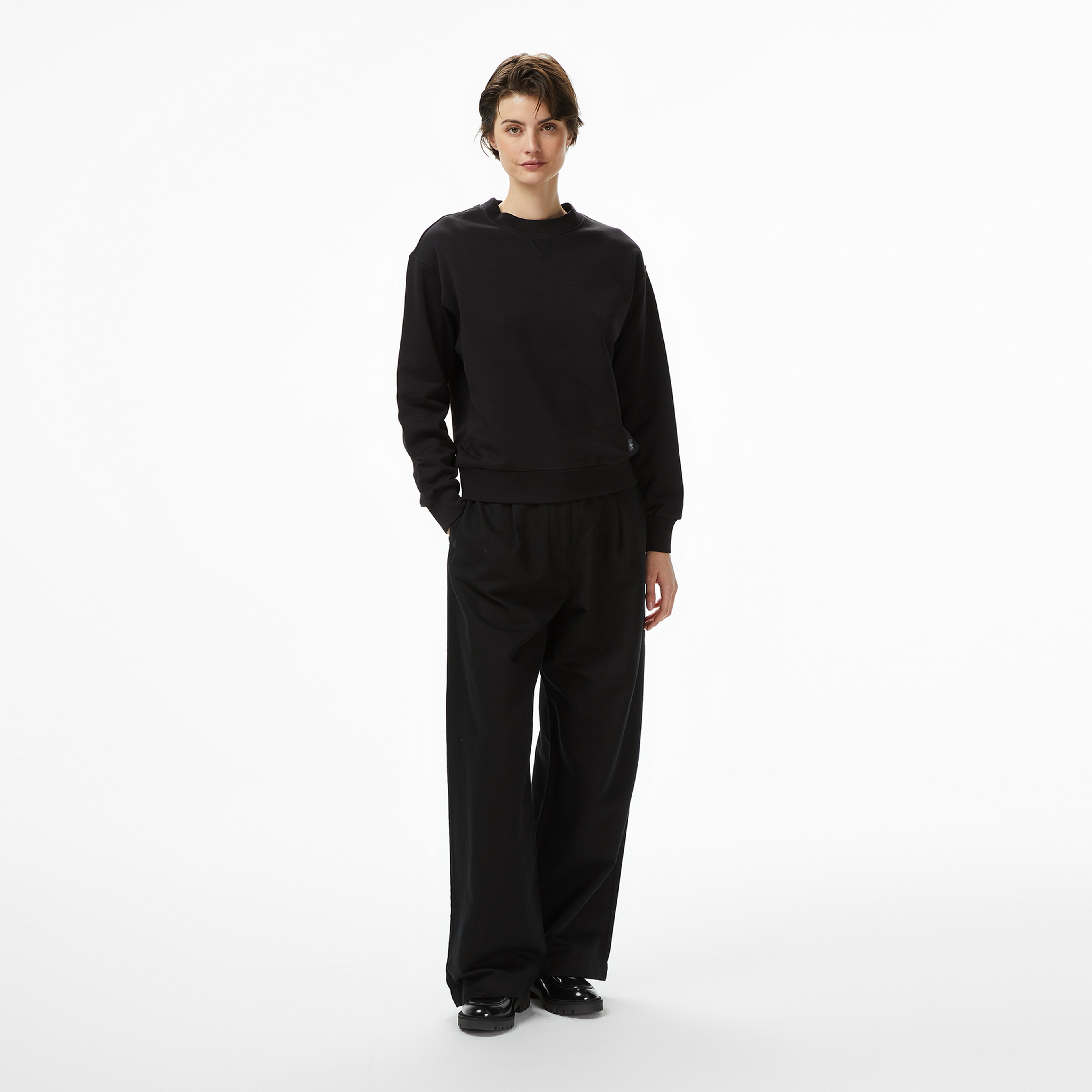 Calvin Klein Badge Logo Terry Crew Kadın Siyah Sweatshirt
