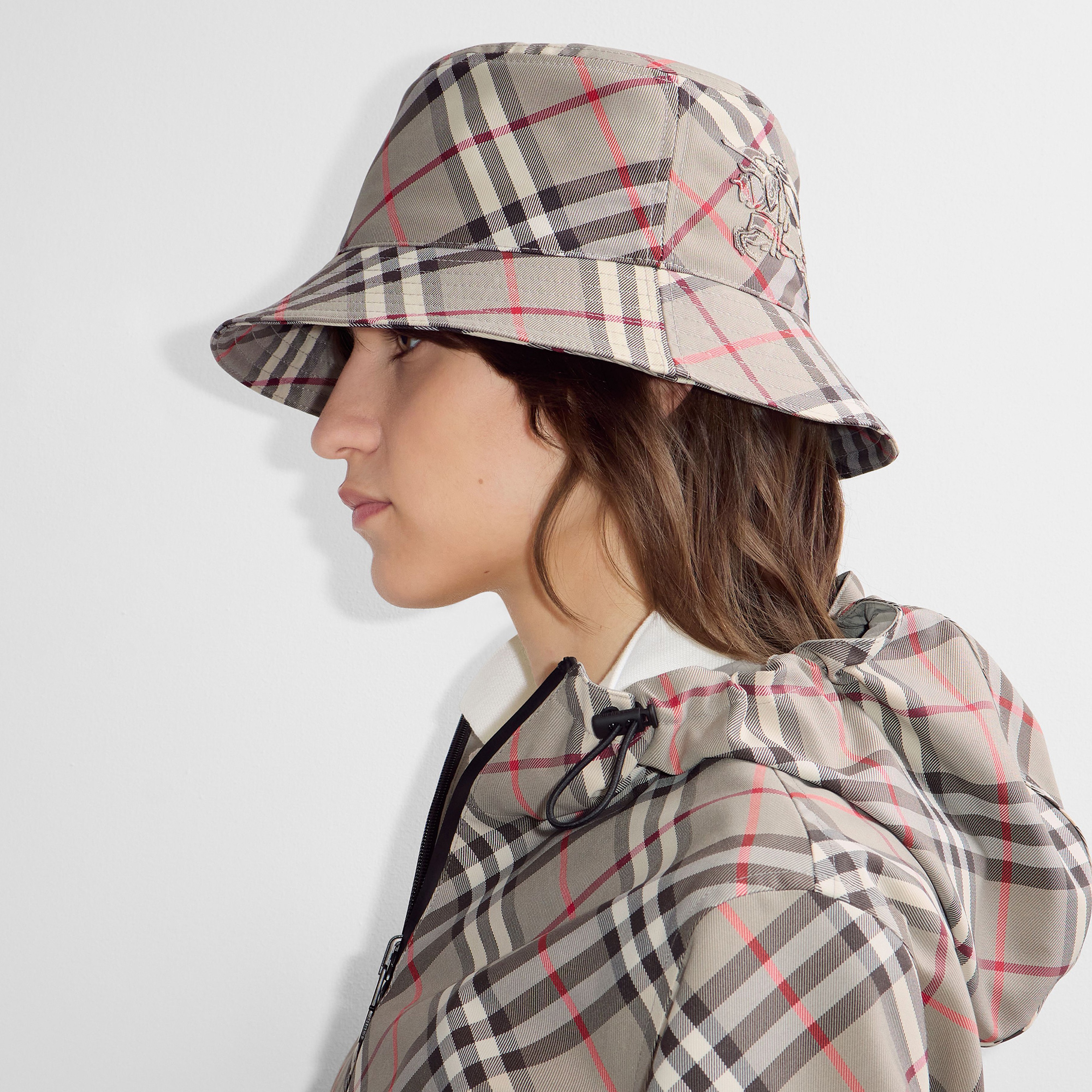 Burberry Kadın Gri Sapka