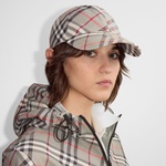 Burberry Kadın Gri Sapka