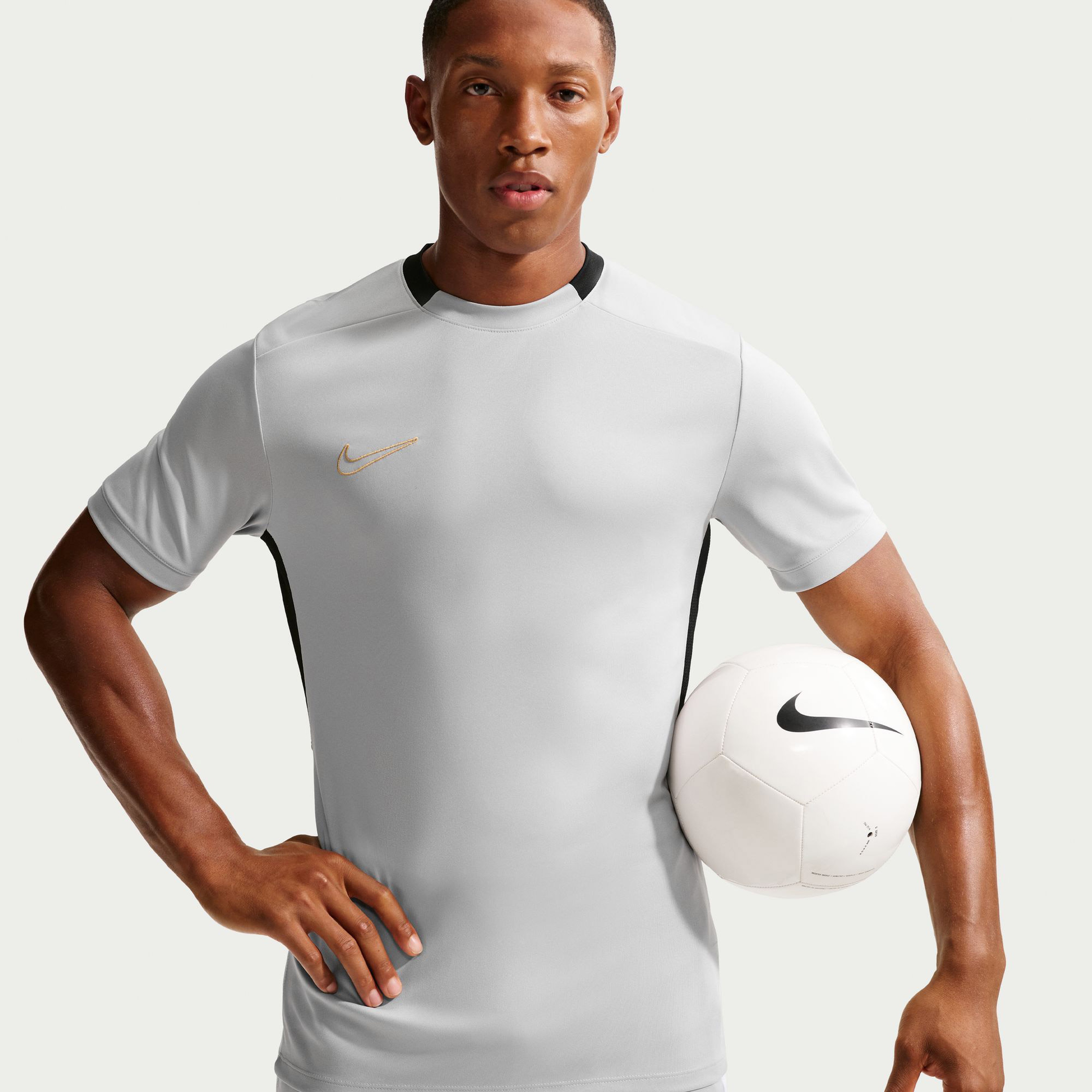 Nike Academy Erkek Gri Futbol T-Shirt