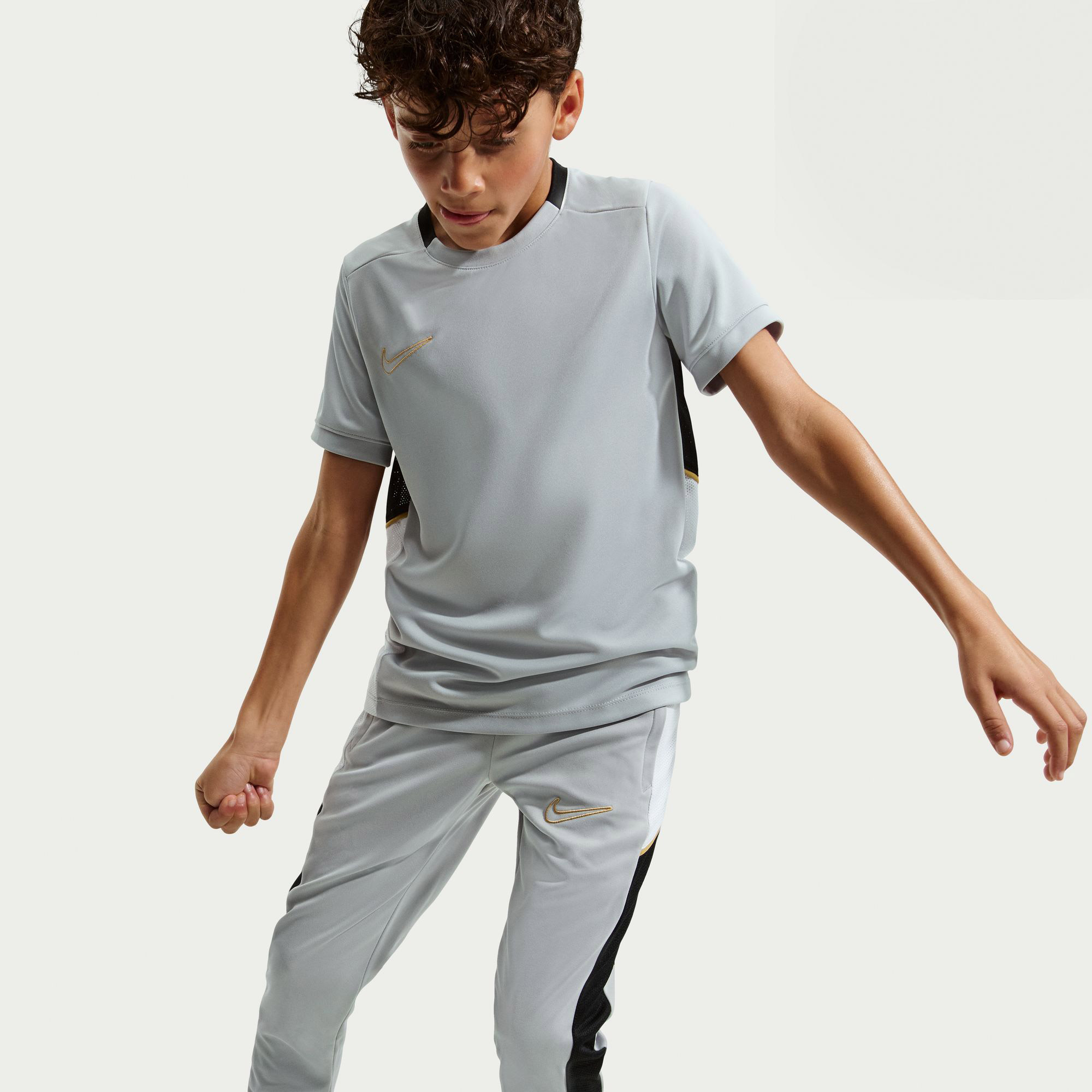 Nike Academy Çocuk Gri Futbol T-Shirt