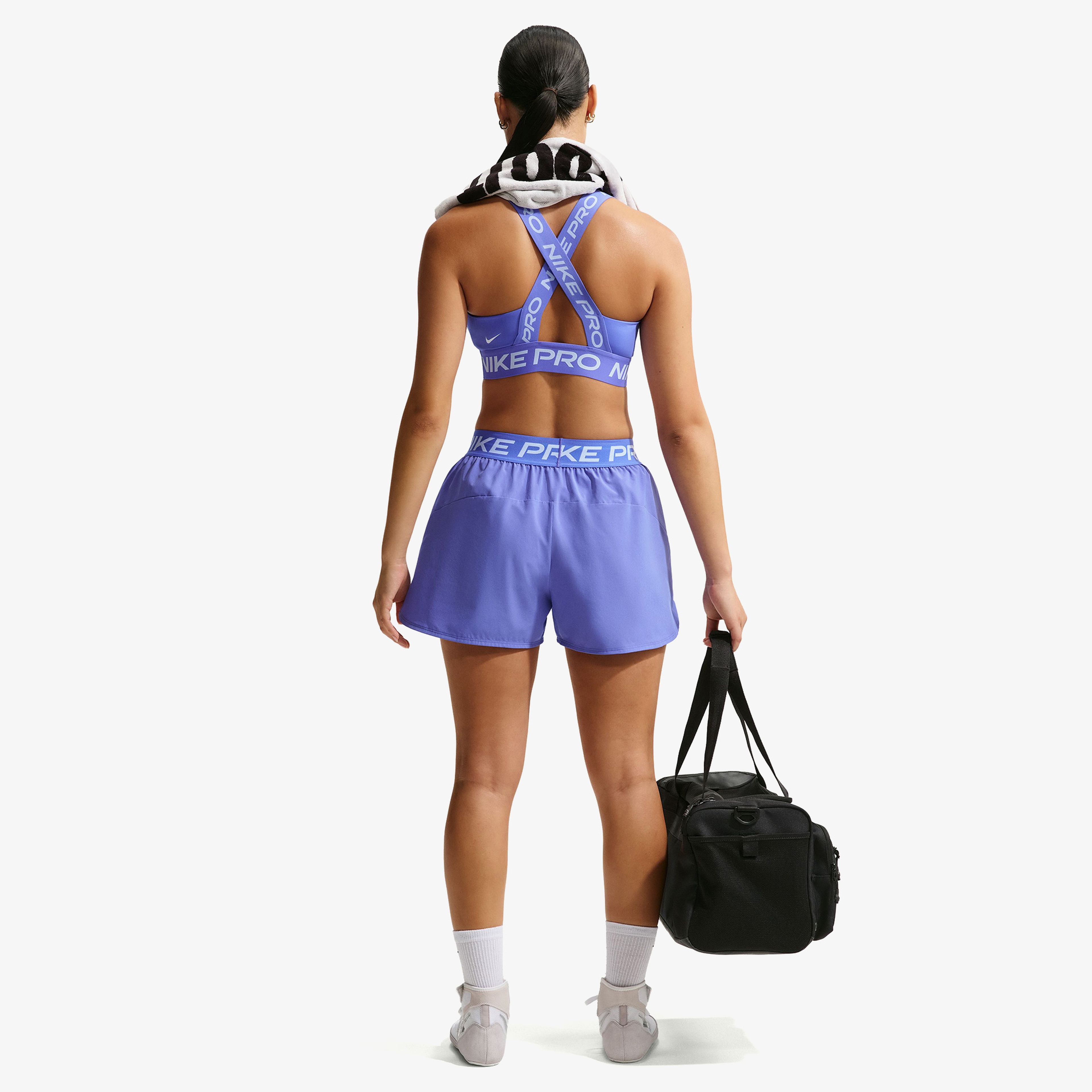 Nike Pro Kadın Mor Antrenman Şortu