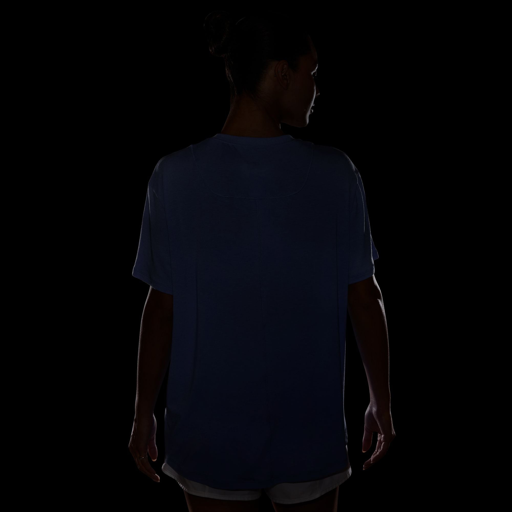Nike One Relaxed Kadın Mor Antrenman T-Shirt