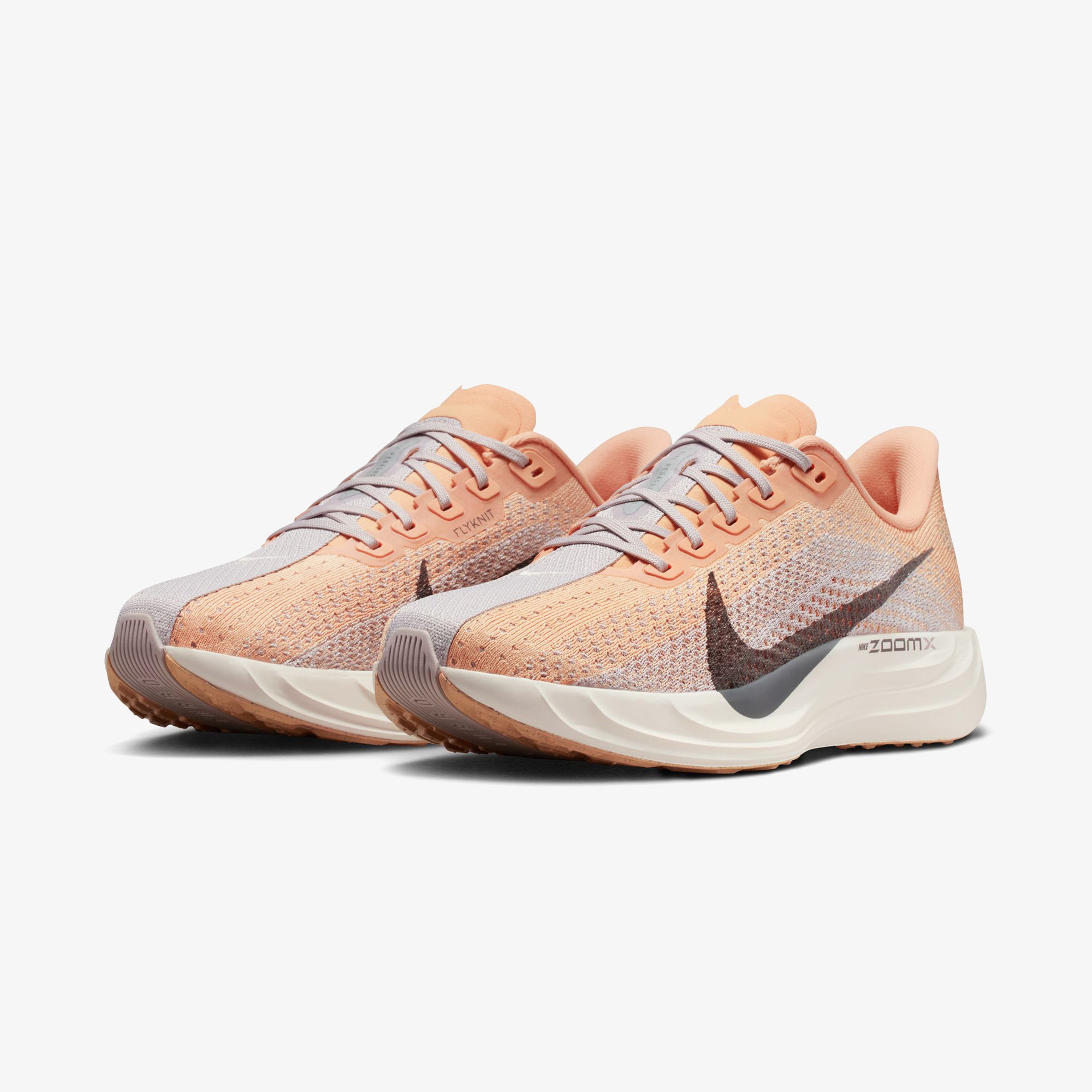 Nike Pegasus Plus Kadın Sarı Koşu Ayakkabısı