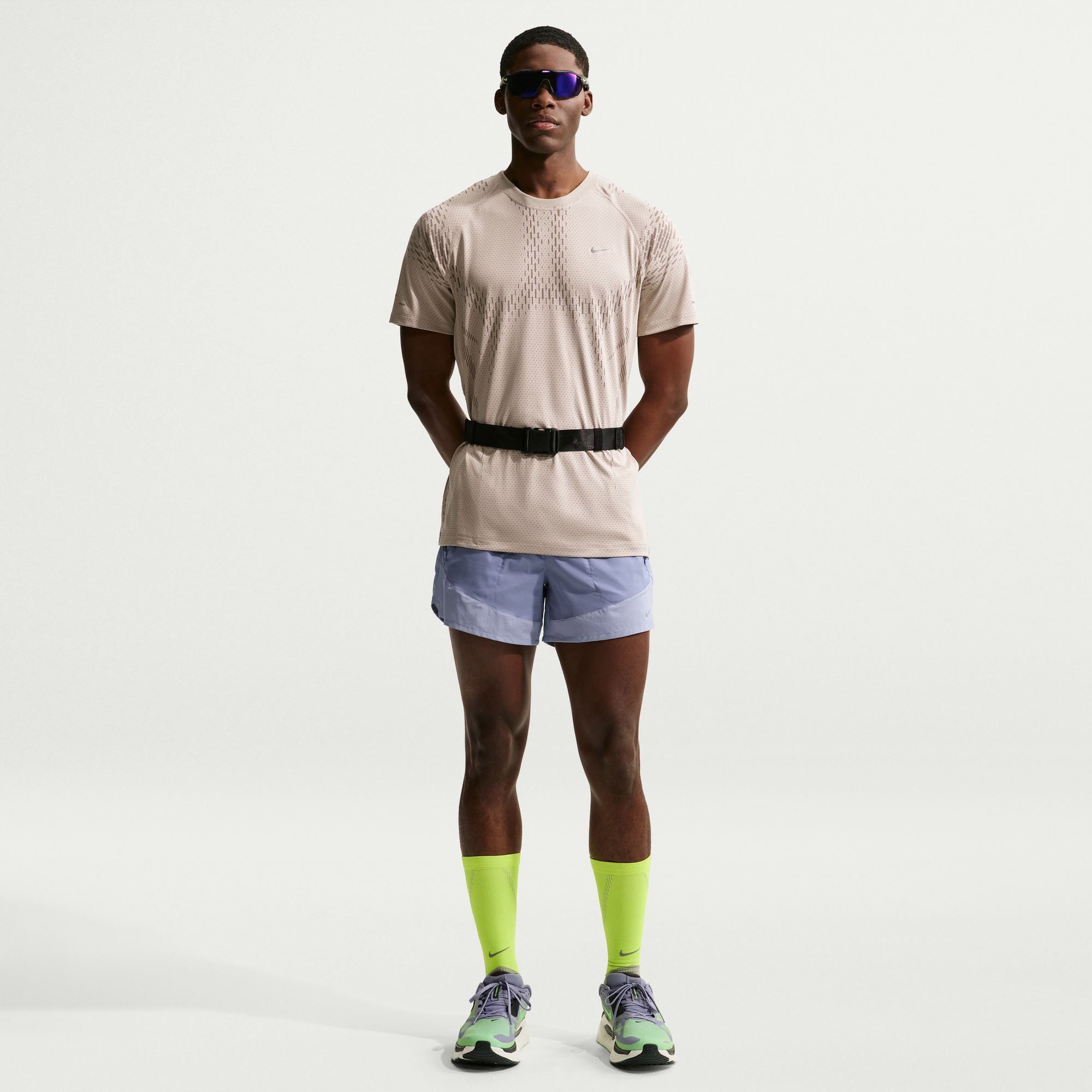 Nike Stride Erkek Krem Koşu T-Shirt