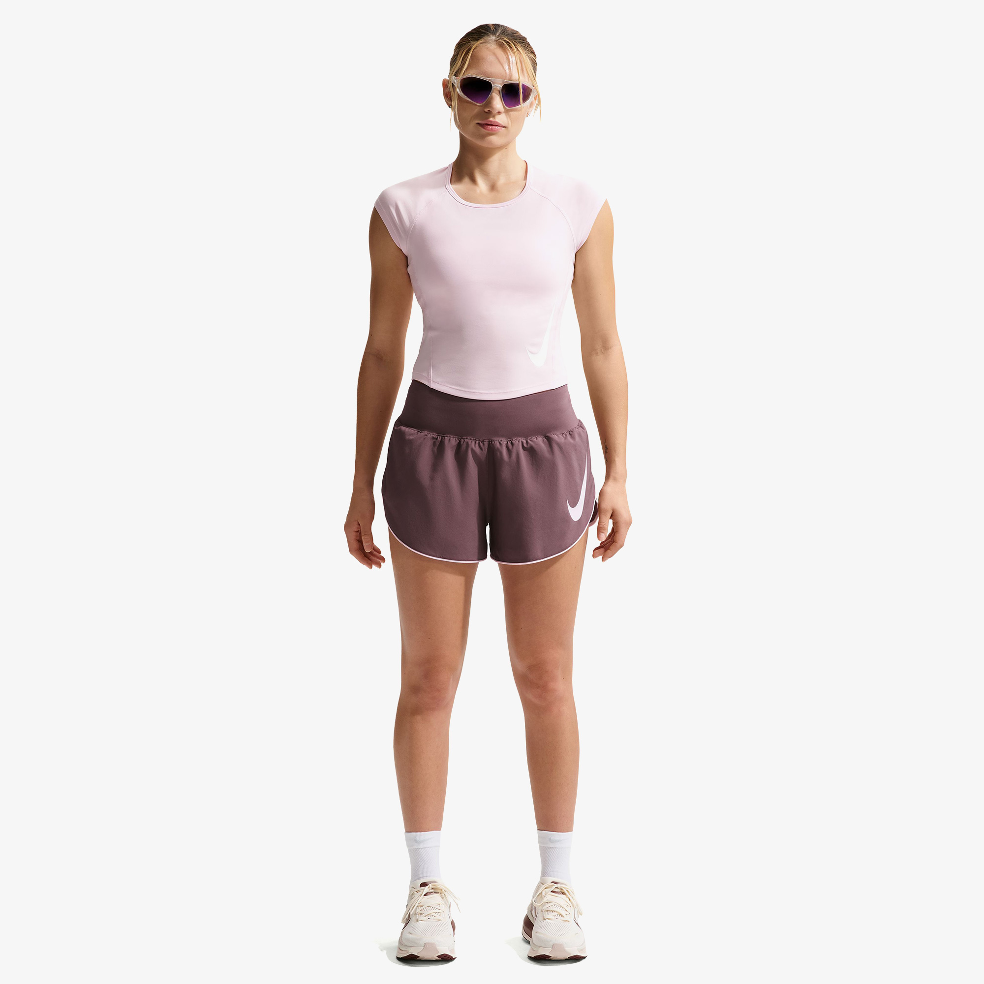 Nike Dri-Fit Tempo Flow Swoosh Kadın Pembe Şort