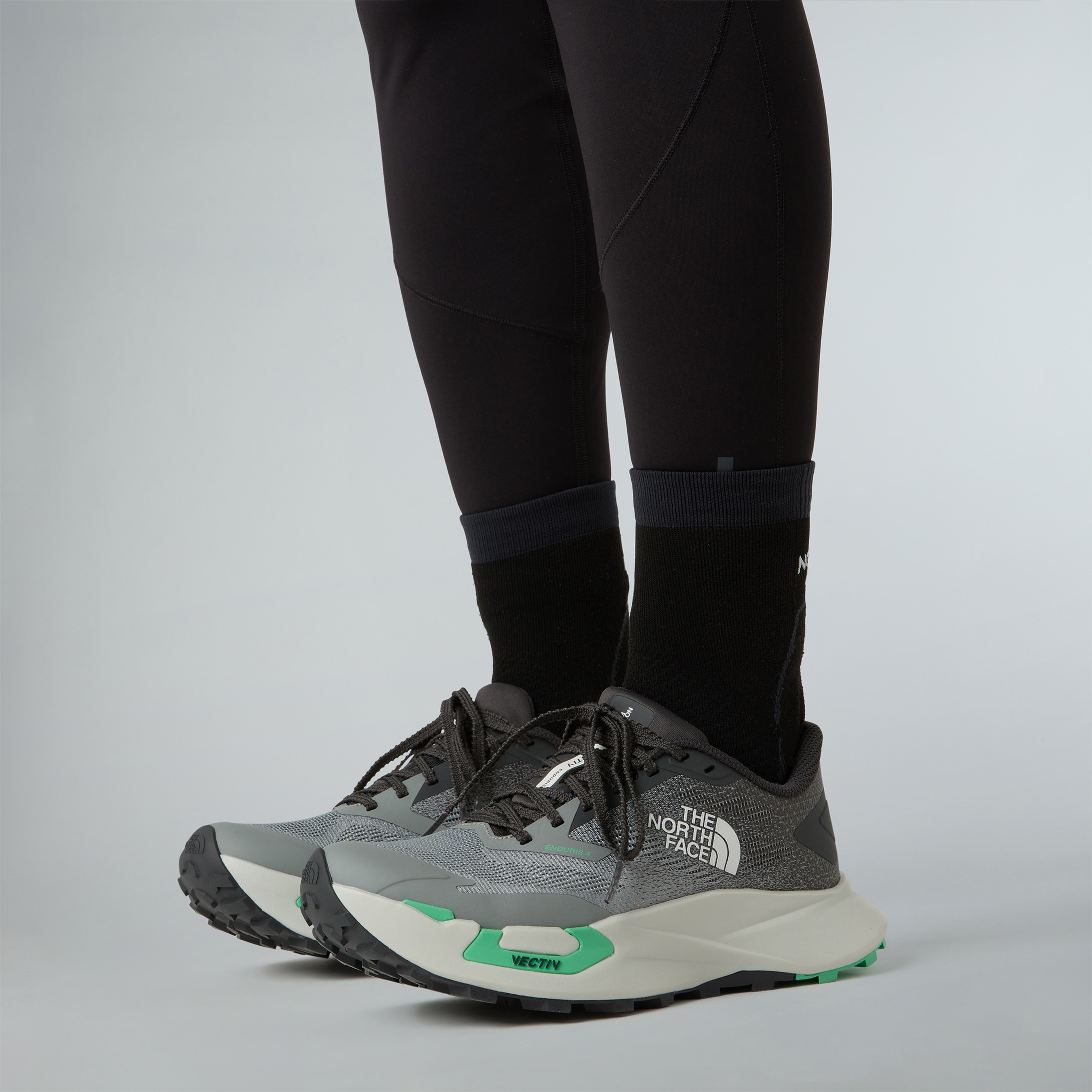 The North Face Vectiv Enduris 4 Kadın Gri Koşu Ayakkabısı