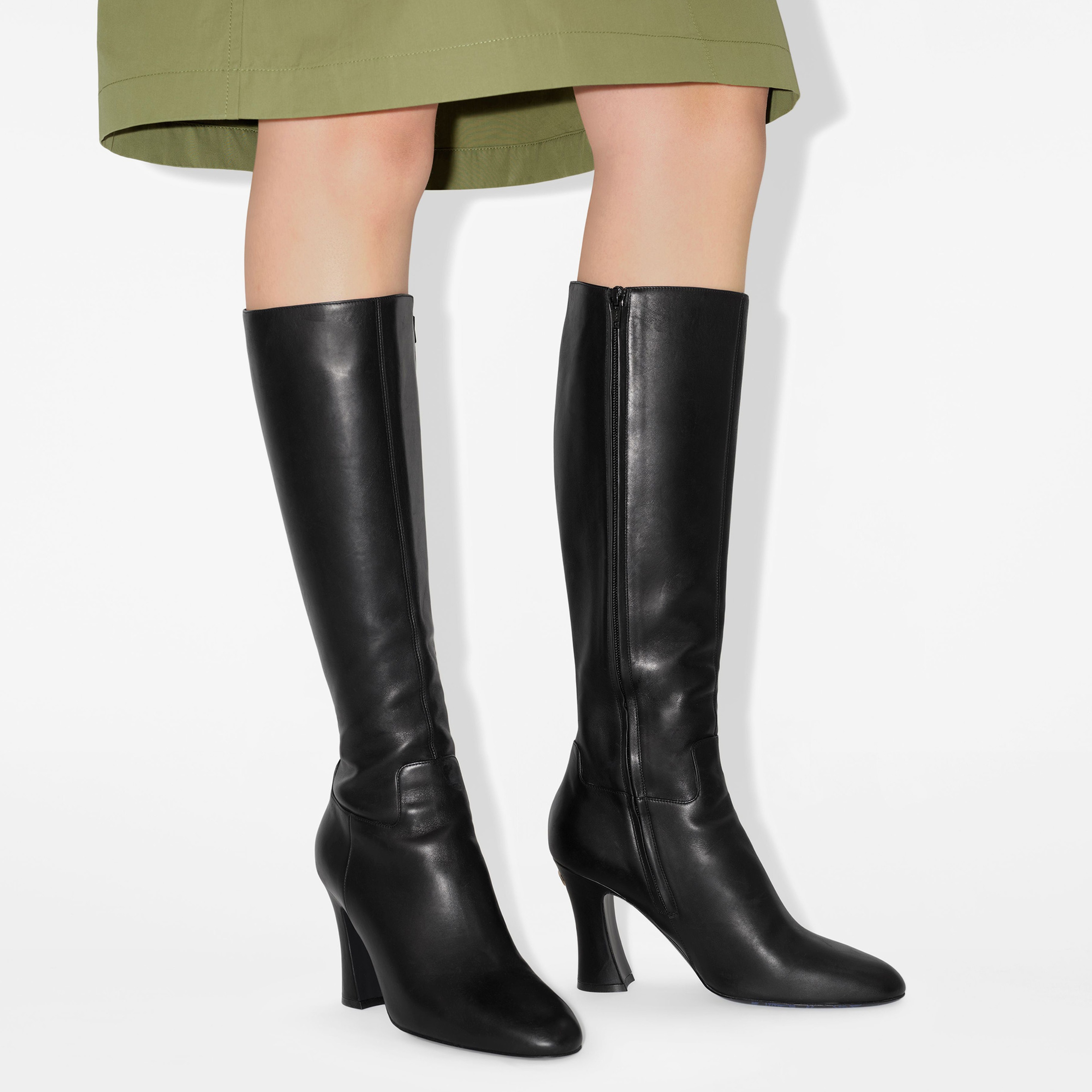 Burberry Leather Trinket High Kadın Siyah Bot
