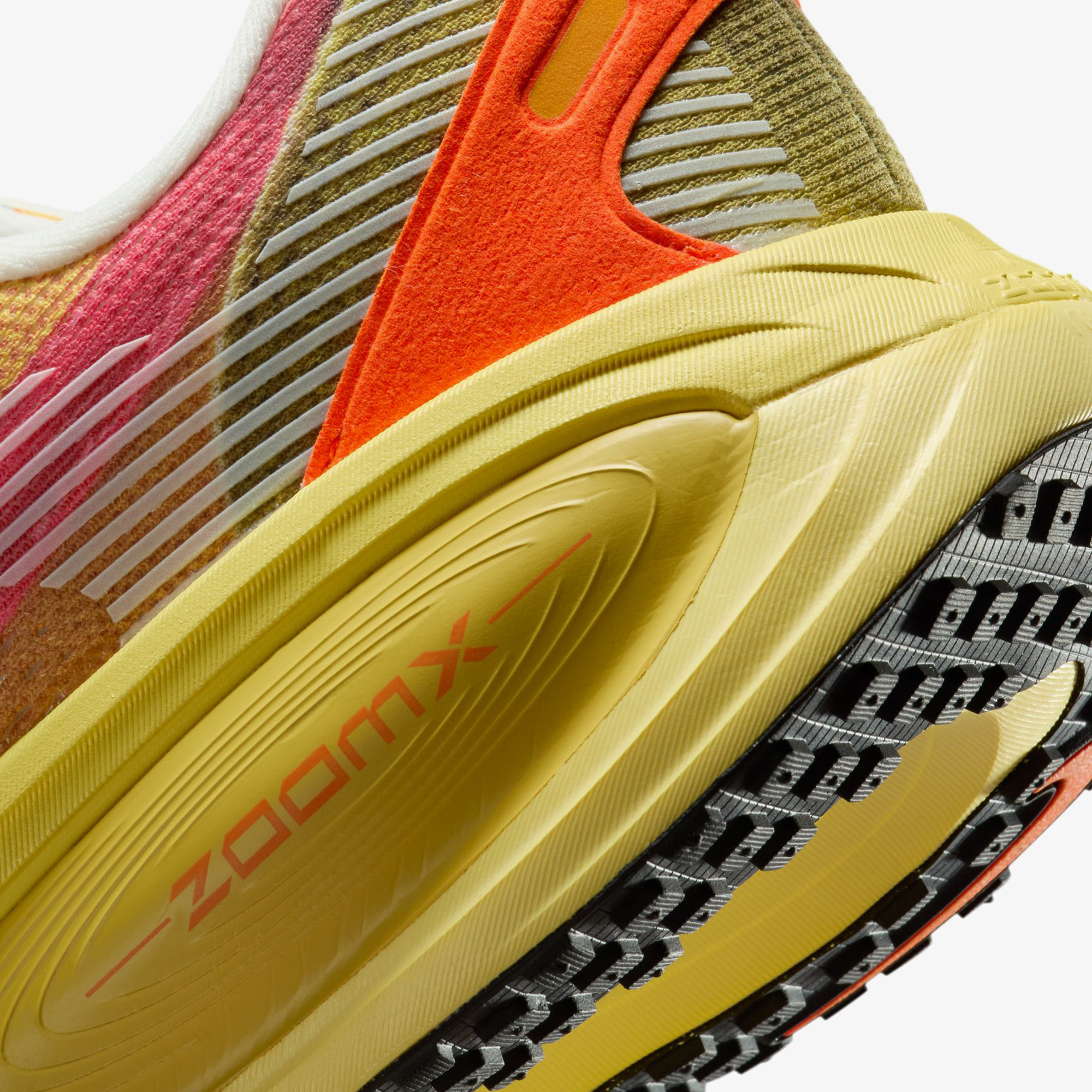Nike Vomero 18 Se Erkek Renkli Koşu Ayakkabısı