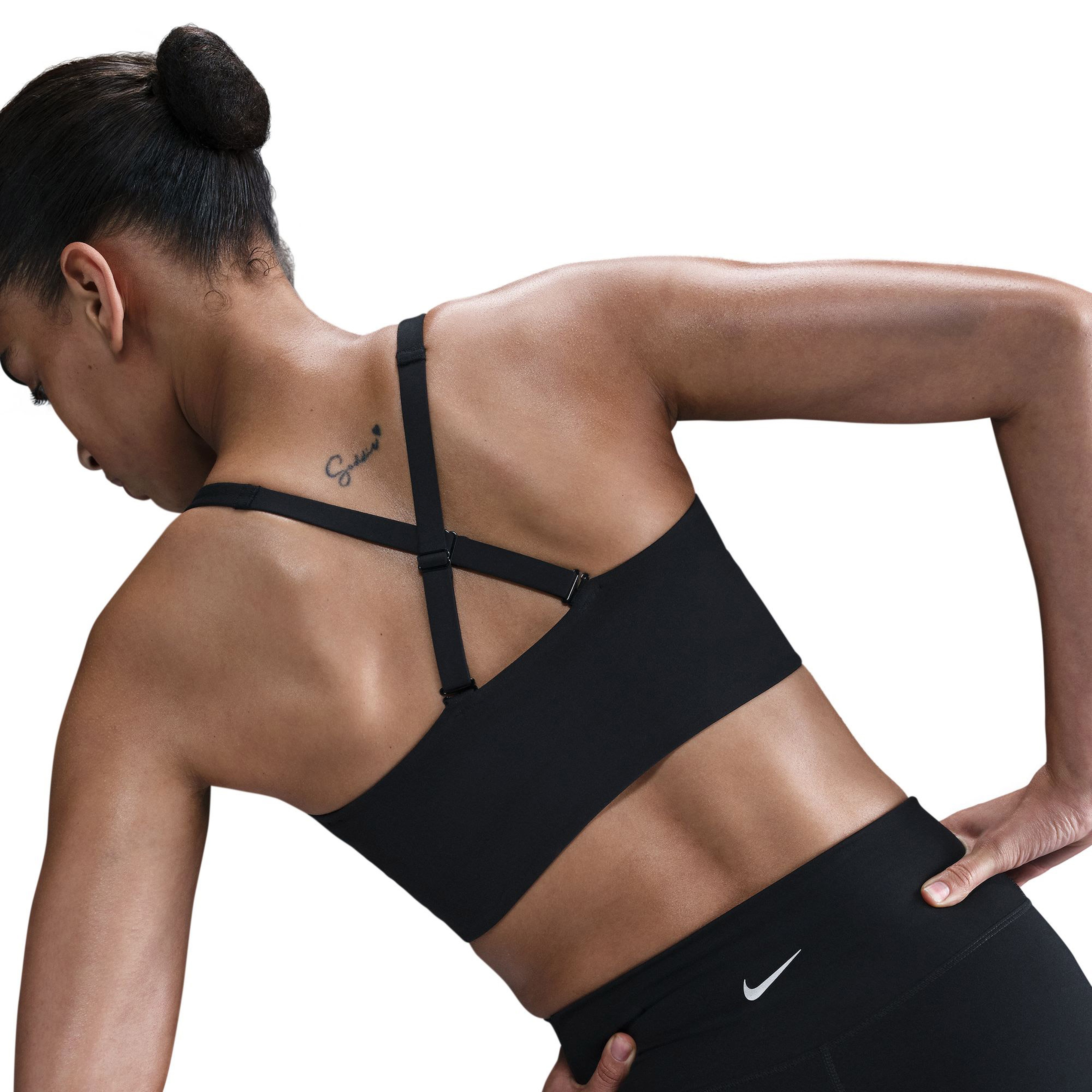 Nike Alate Medium Support Kadın Siyah Antrenman Bra