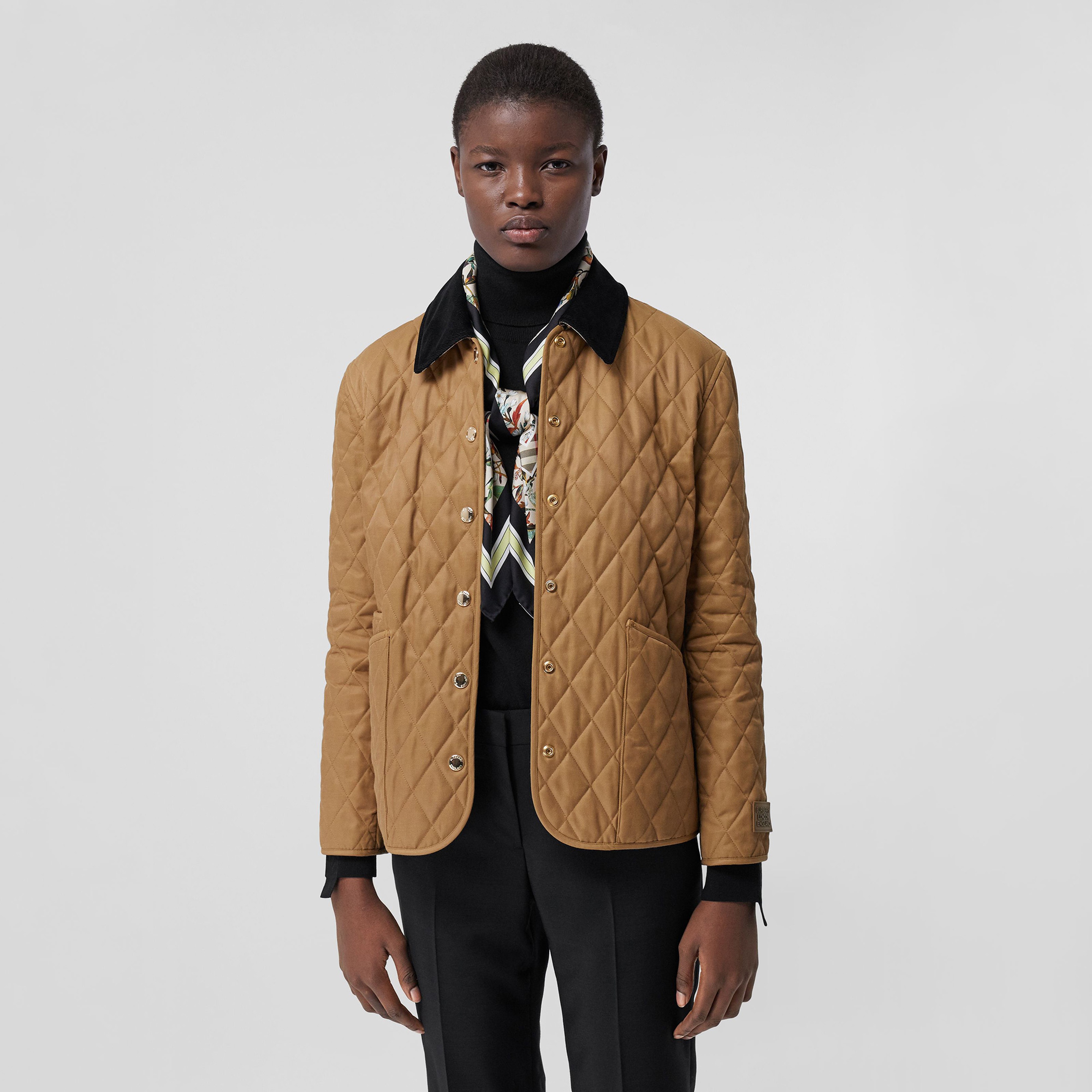 Burberry Dranefeld Corduroy Collar Diamond Quilted Kadın Bej Mont