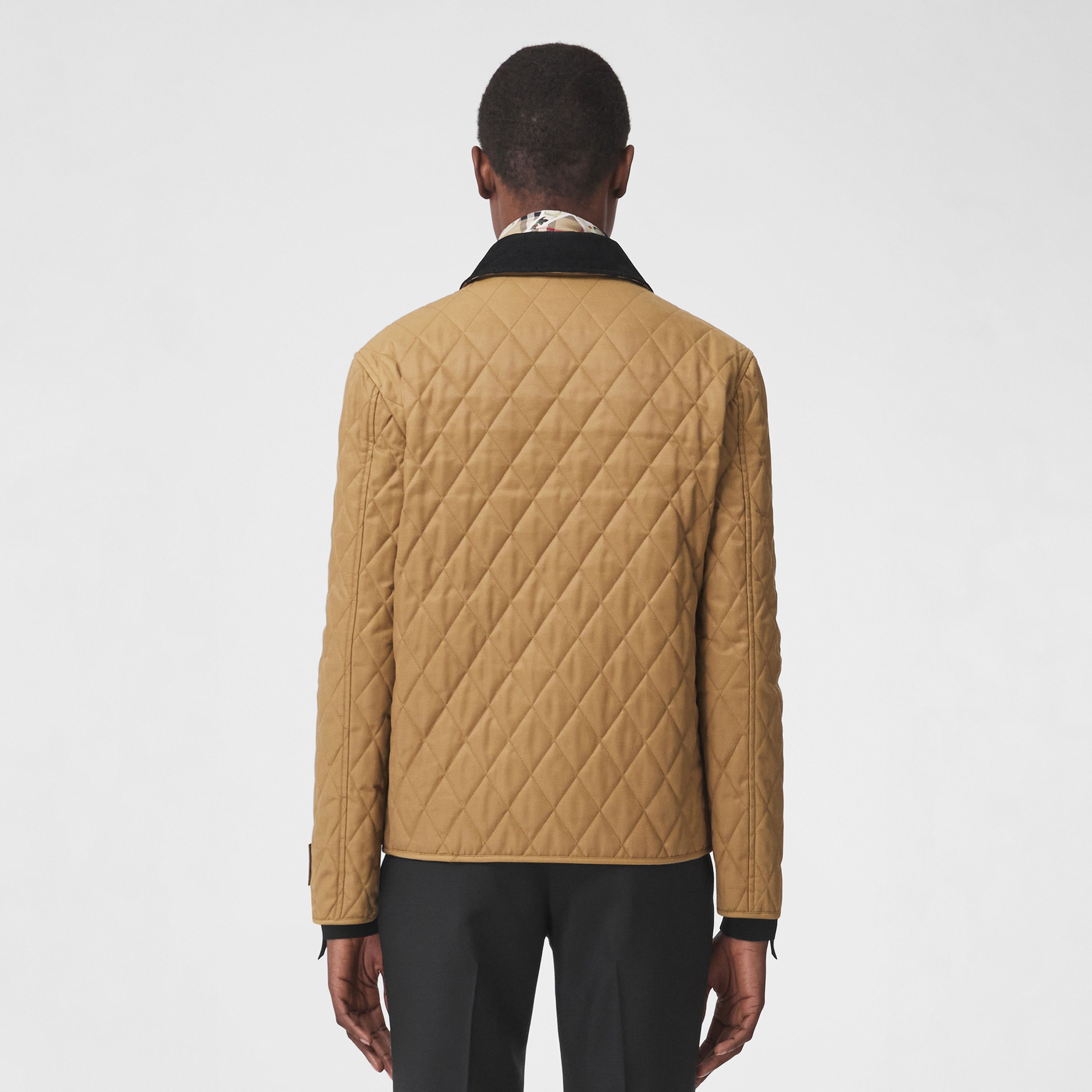 Burberry Dranefeld Corduroy Collar Diamond Quilted Kadın Bej Mont