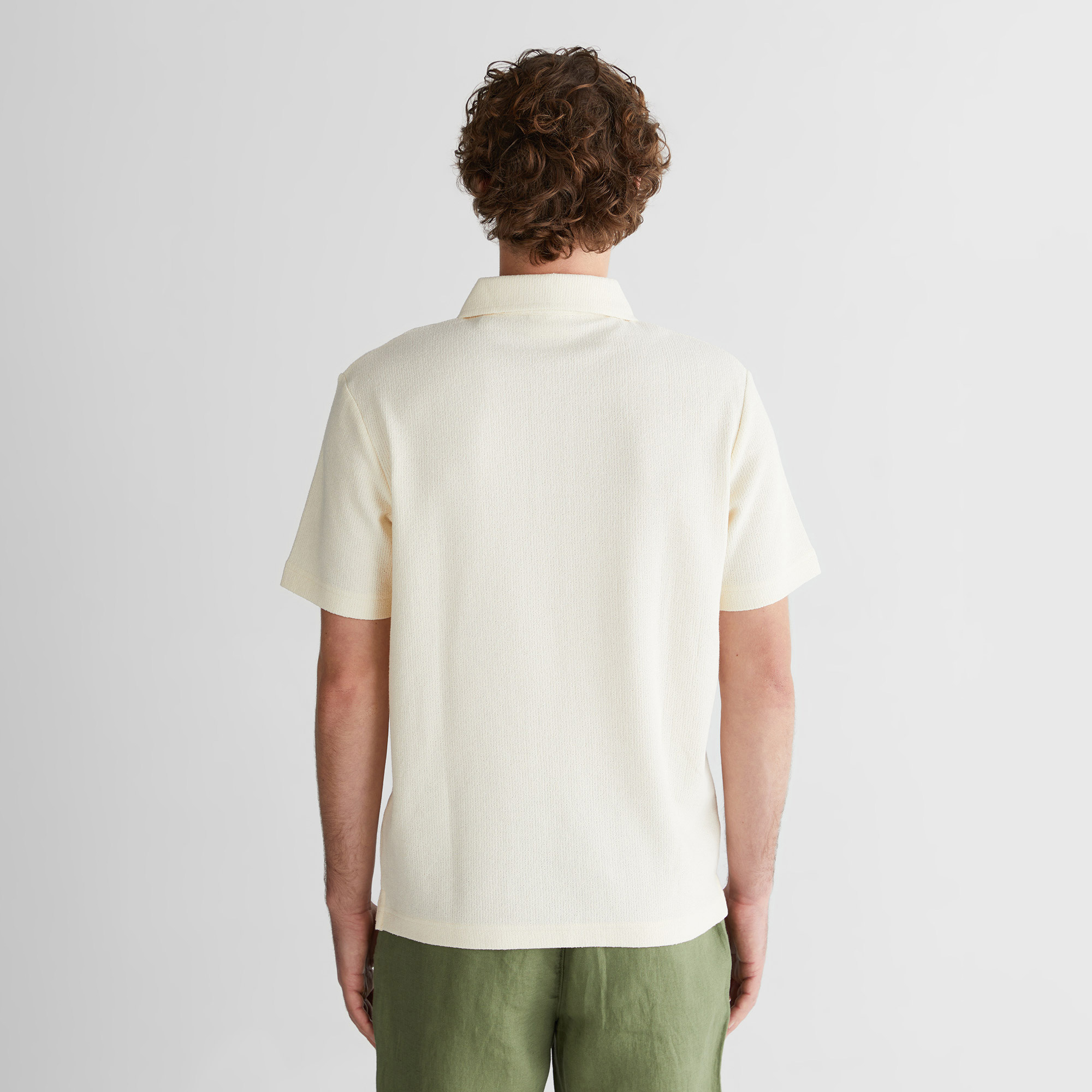 GANT Erkek Krem Regular Fit Yarım Fermuarlı Logolu Polo Yaka T-Shirt